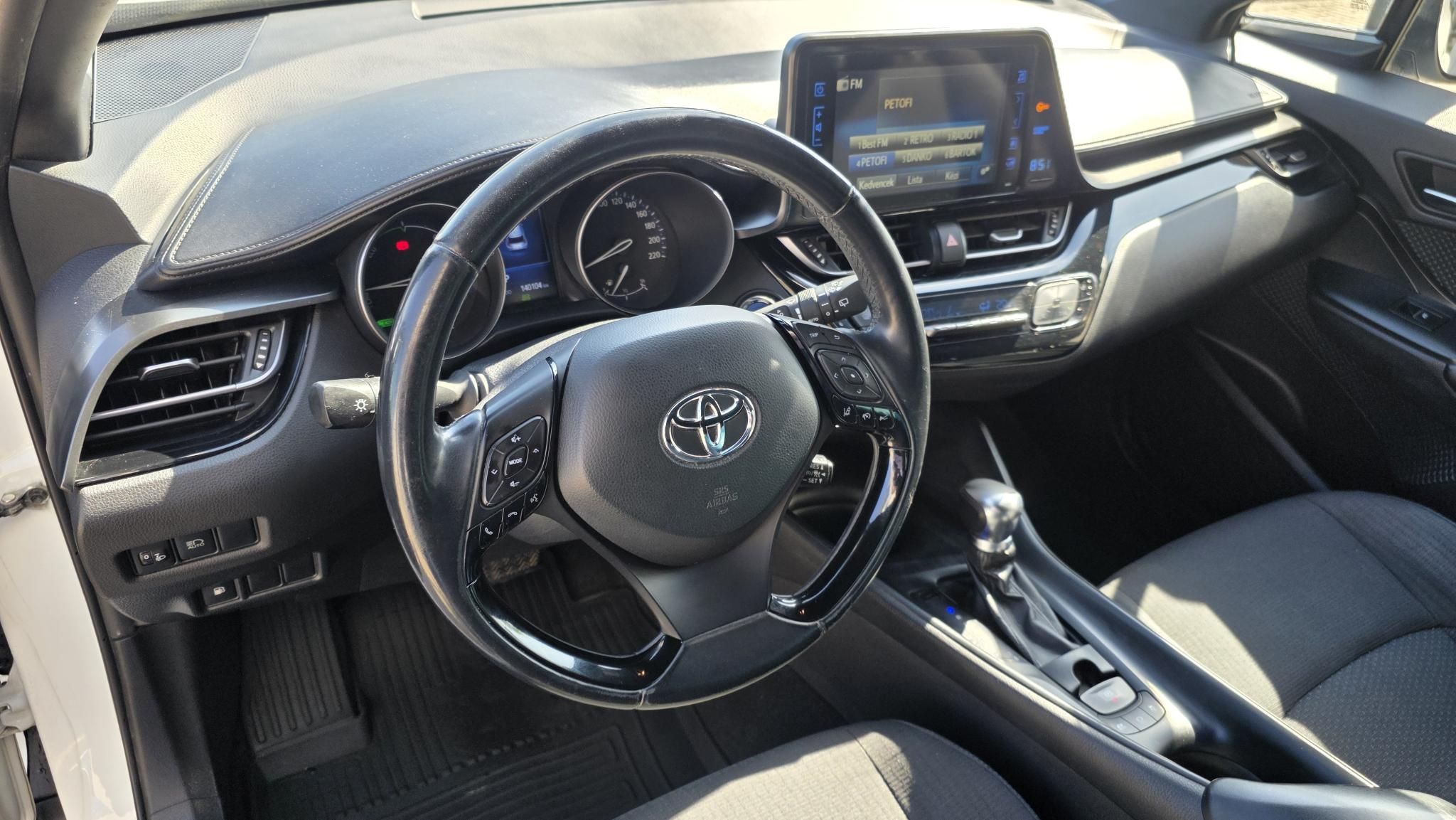 TOYOTA C-HR 1.8 Hybrid Active (ülésfűtéssel) e-CVT