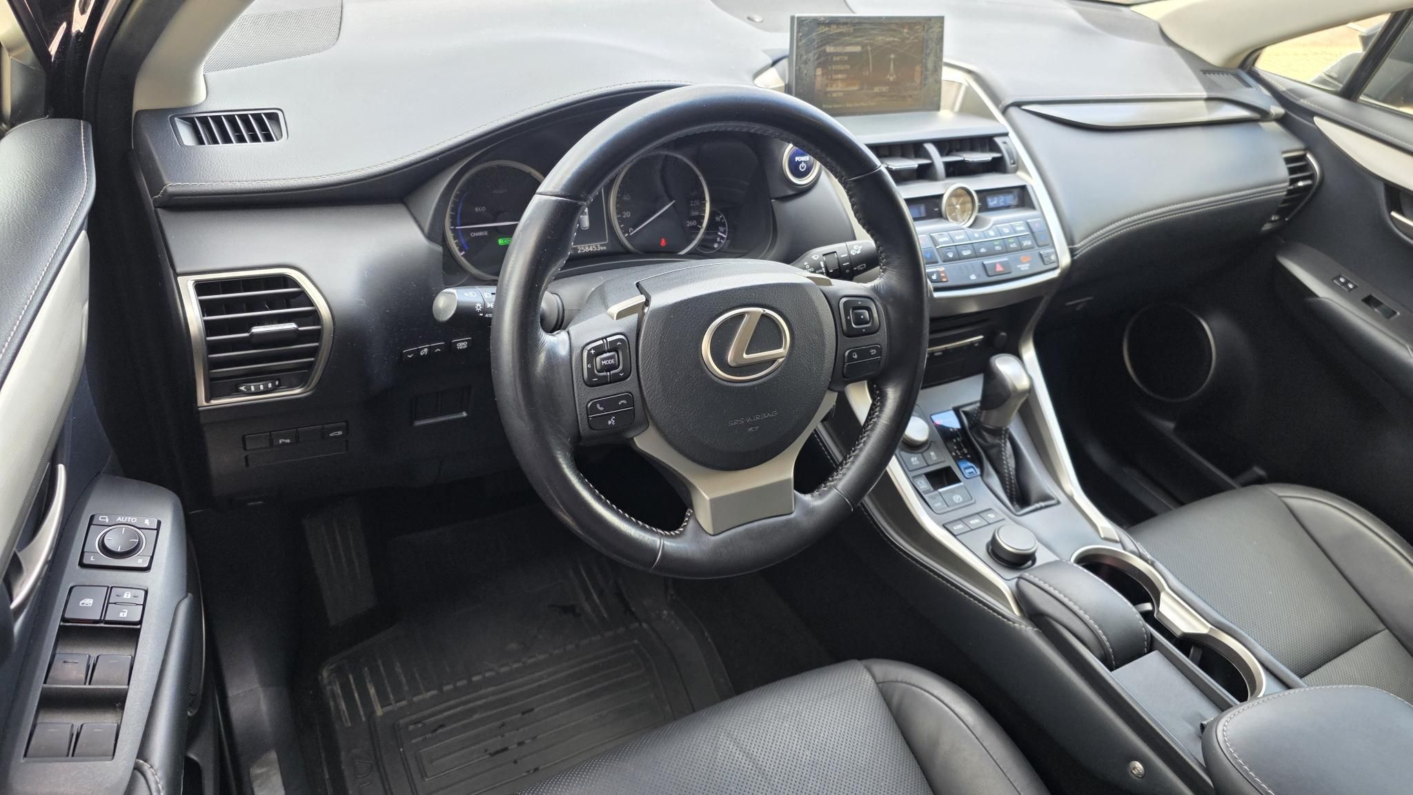 LEXUS NX 300h Executive CVT