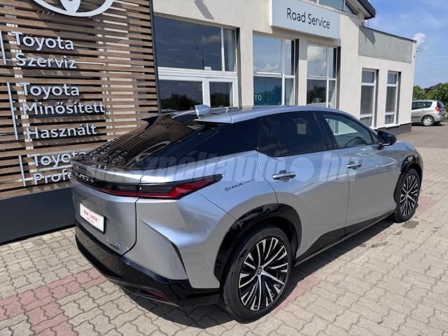 LEXUS RZ 450e Luxury Top