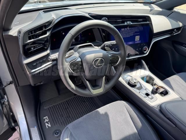 LEXUS RZ 450e Luxury Top
