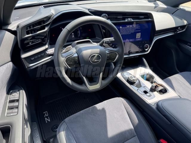 LEXUS RZ 450e Luxury Top