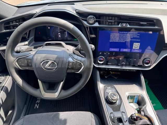 LEXUS RZ 450e Luxury Top