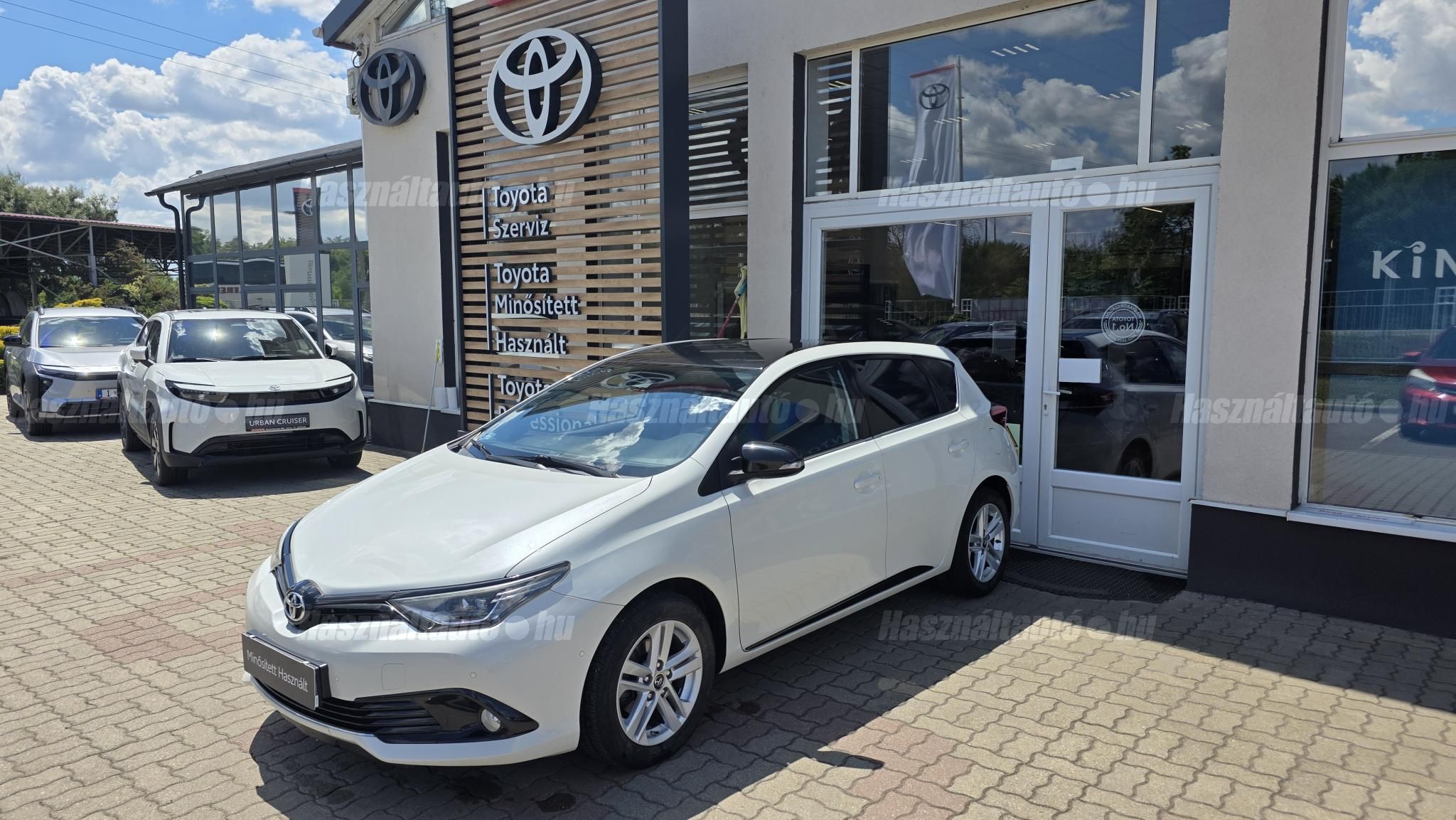 TOYOTA AURIS 1.6 Selection