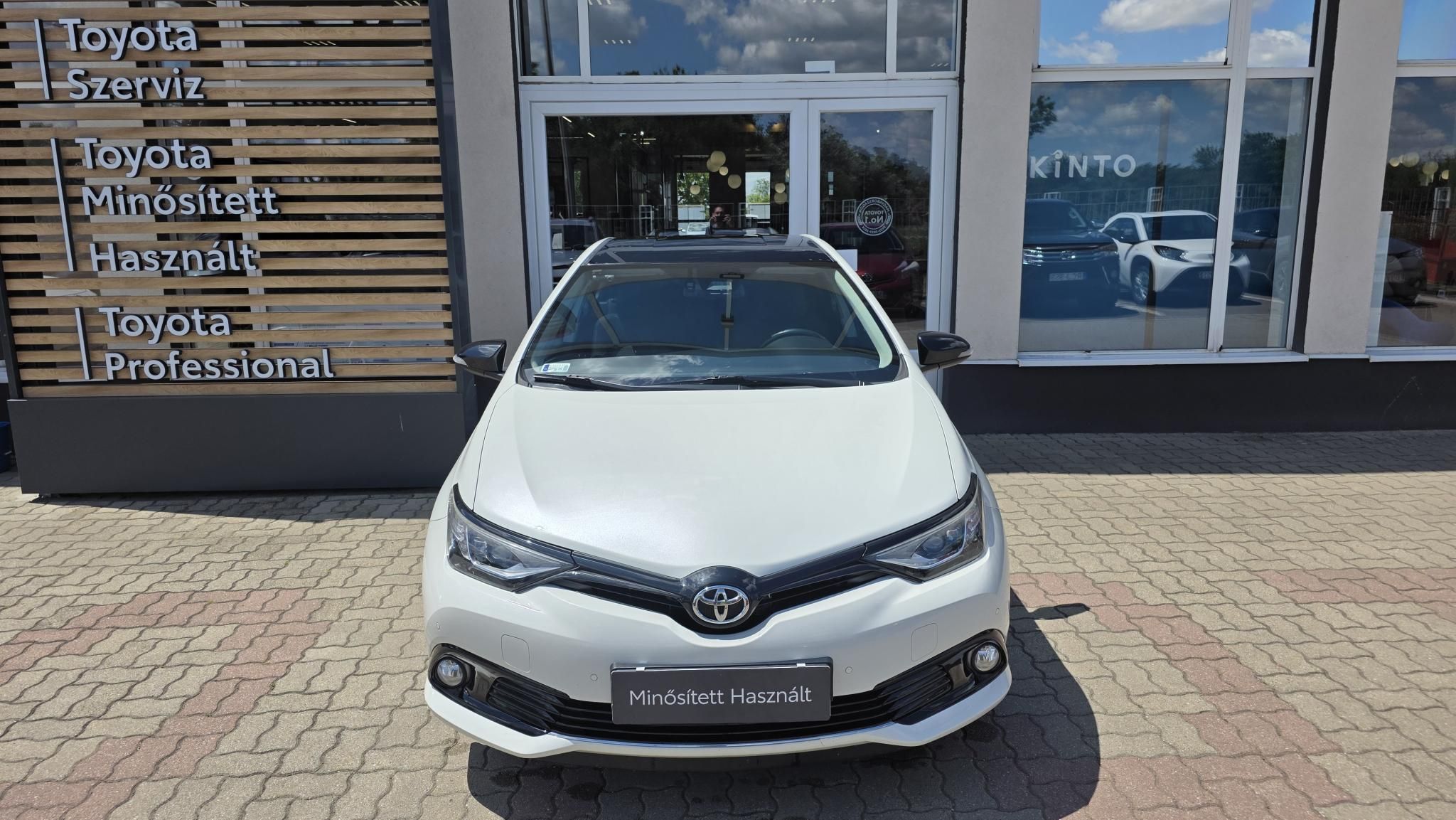 TOYOTA AURIS 1.6 Selection