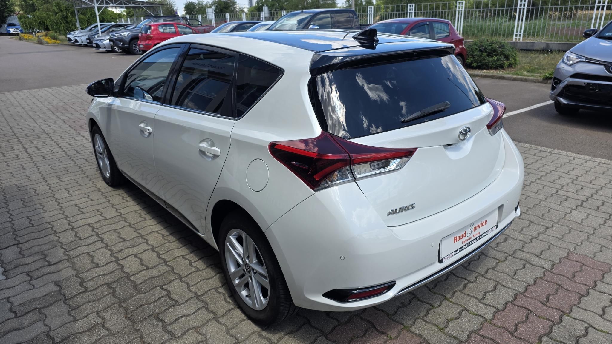 TOYOTA AURIS 1.6 Selection