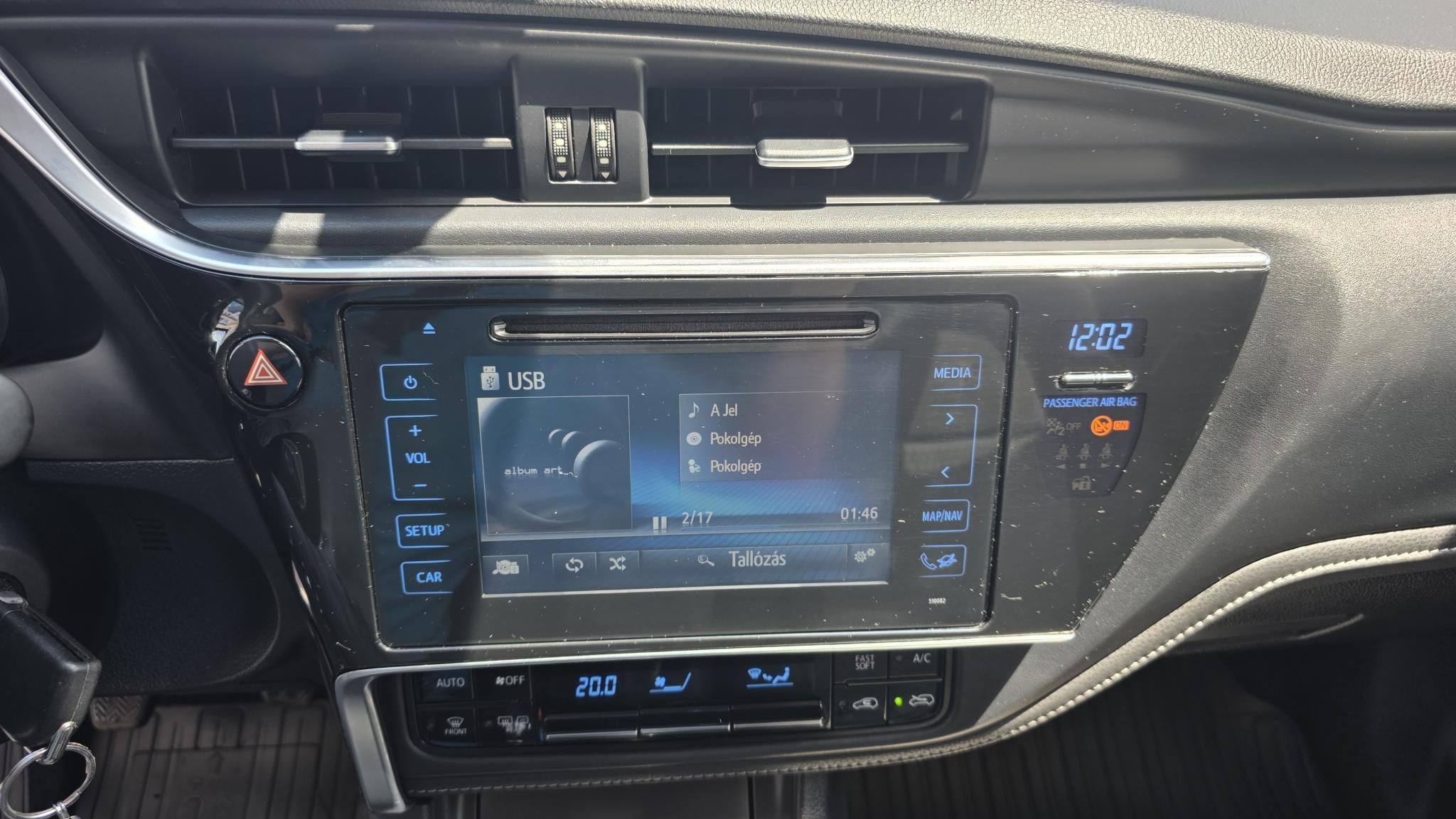 TOYOTA AURIS 1.6 Selection