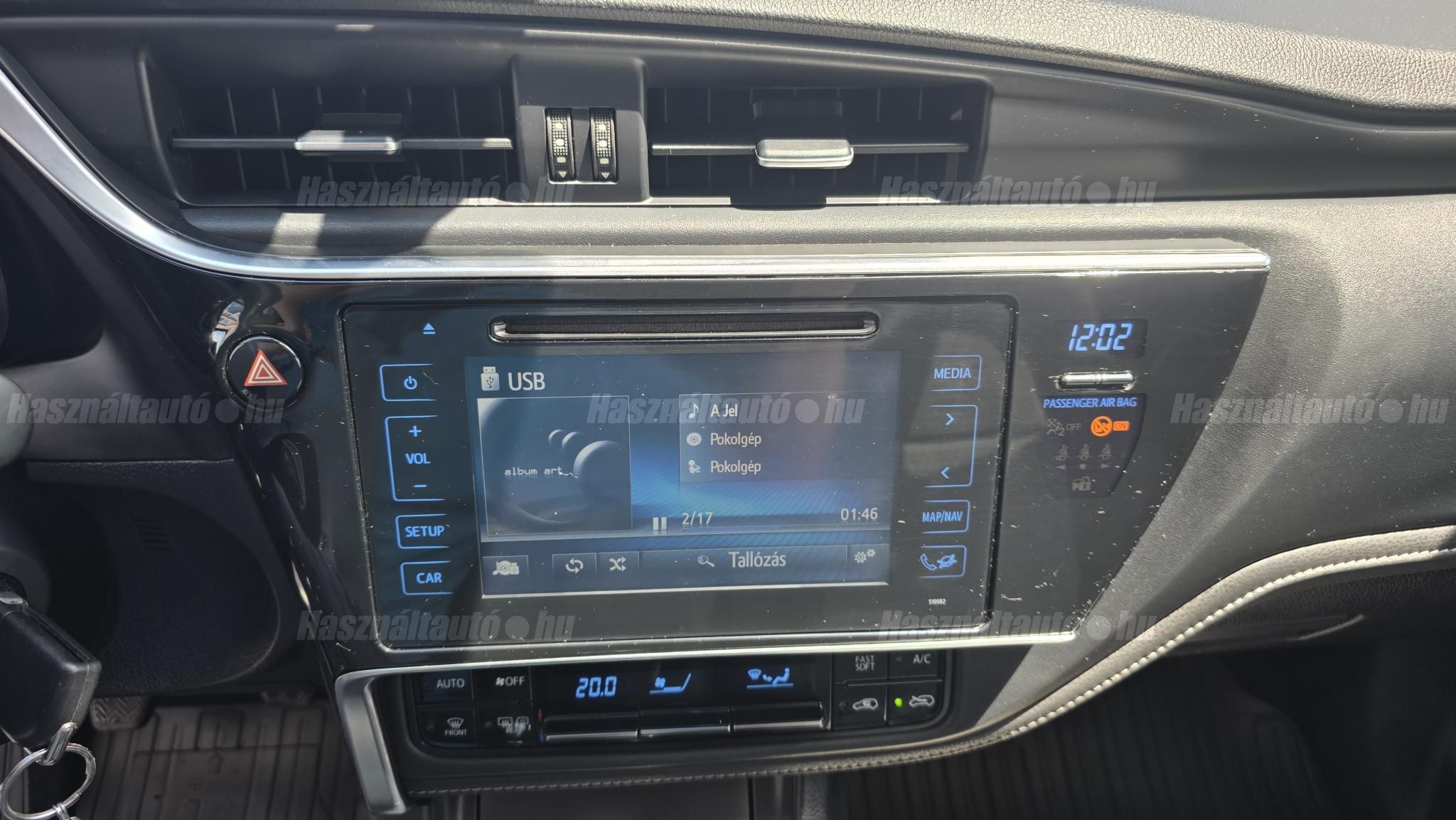 TOYOTA AURIS 1.6 Selection