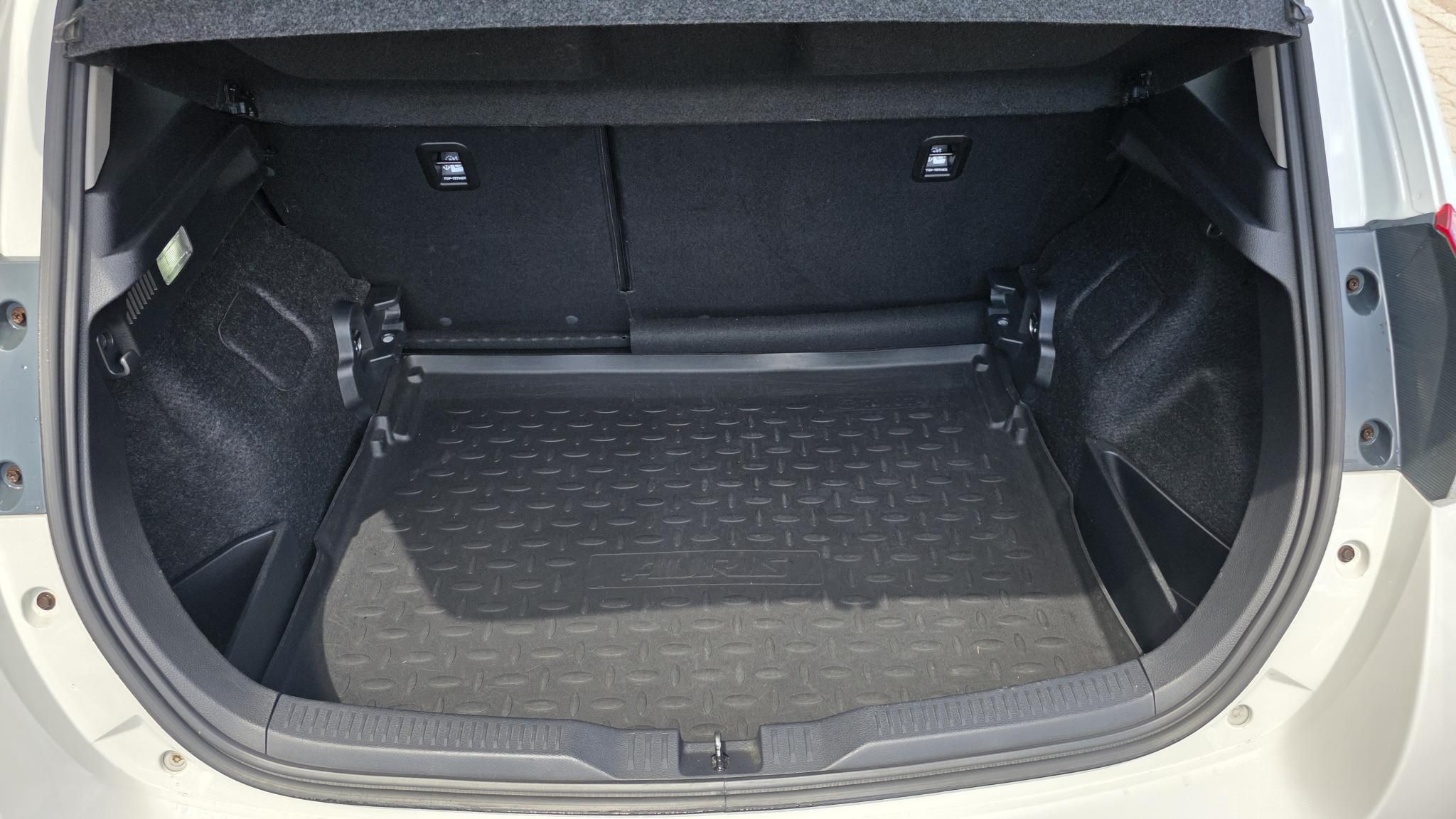 TOYOTA AURIS 1.6 Selection