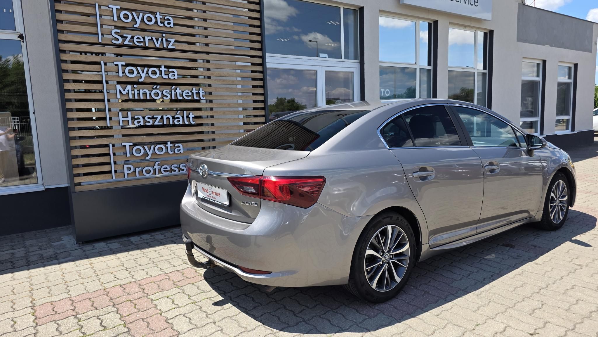 TOYOTA AVENSIS 2.0 D-4D Active Trend