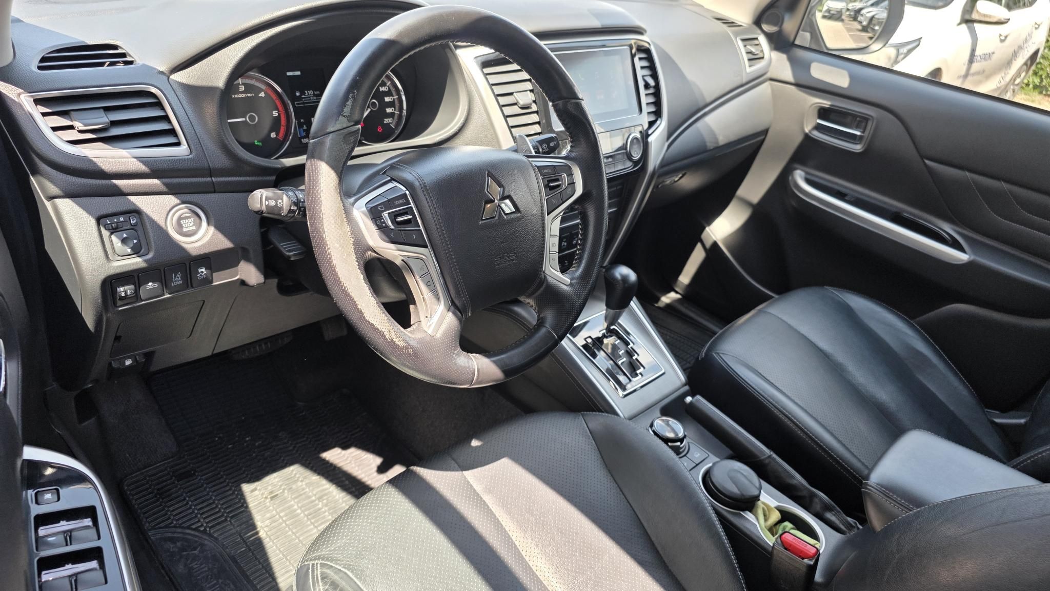 MITSUBISHI L 200 2.2 D Instyle A T