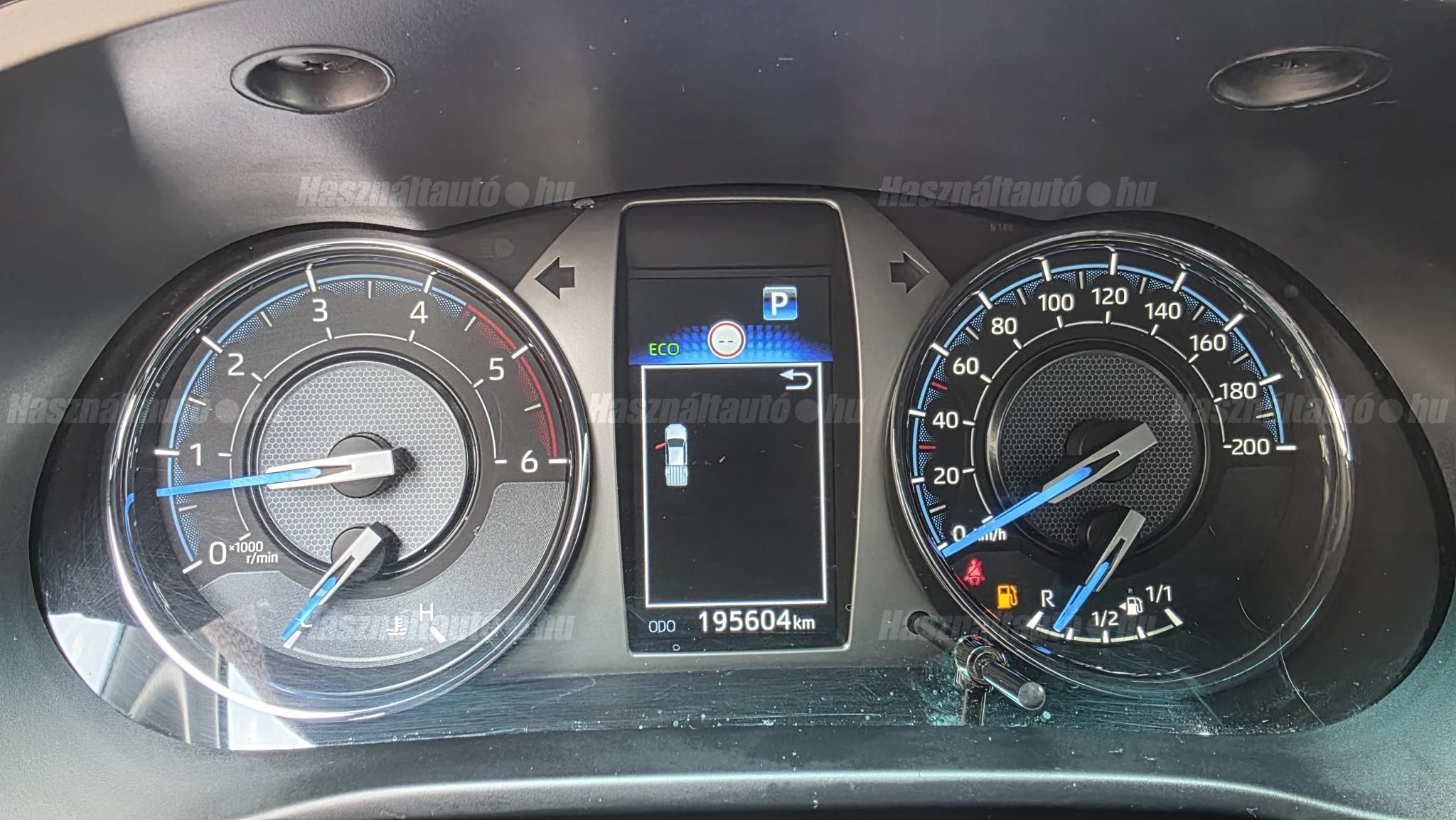 TOYOTA HILUX 2.8 D-4D 4x4 Double Invincible (Automata) Nincs ÁFA!!!
