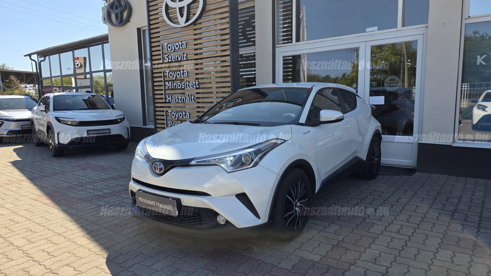 TOYOTA C-HR 1.8 Hybrid Active (ülésfűtéssel) e-CVT