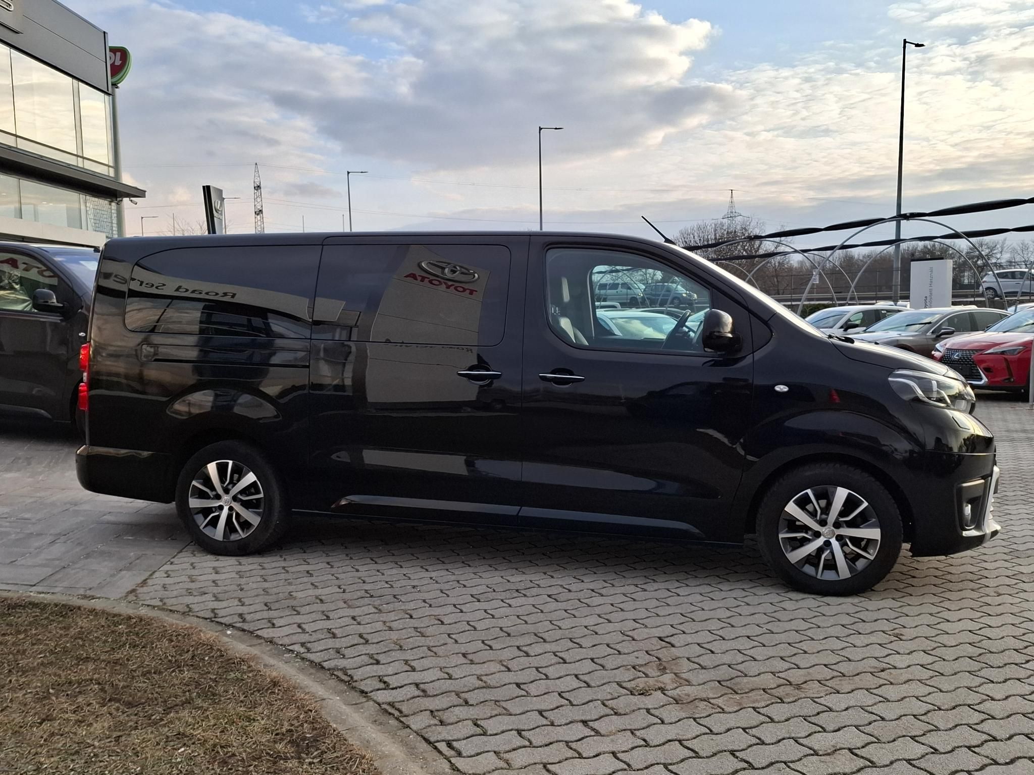 TOYOTA PROACE 2.0 D-4D VIP L2H1 Panoramic (Automata) + 2 év Toyota Minősített Használt Autó Garanciával