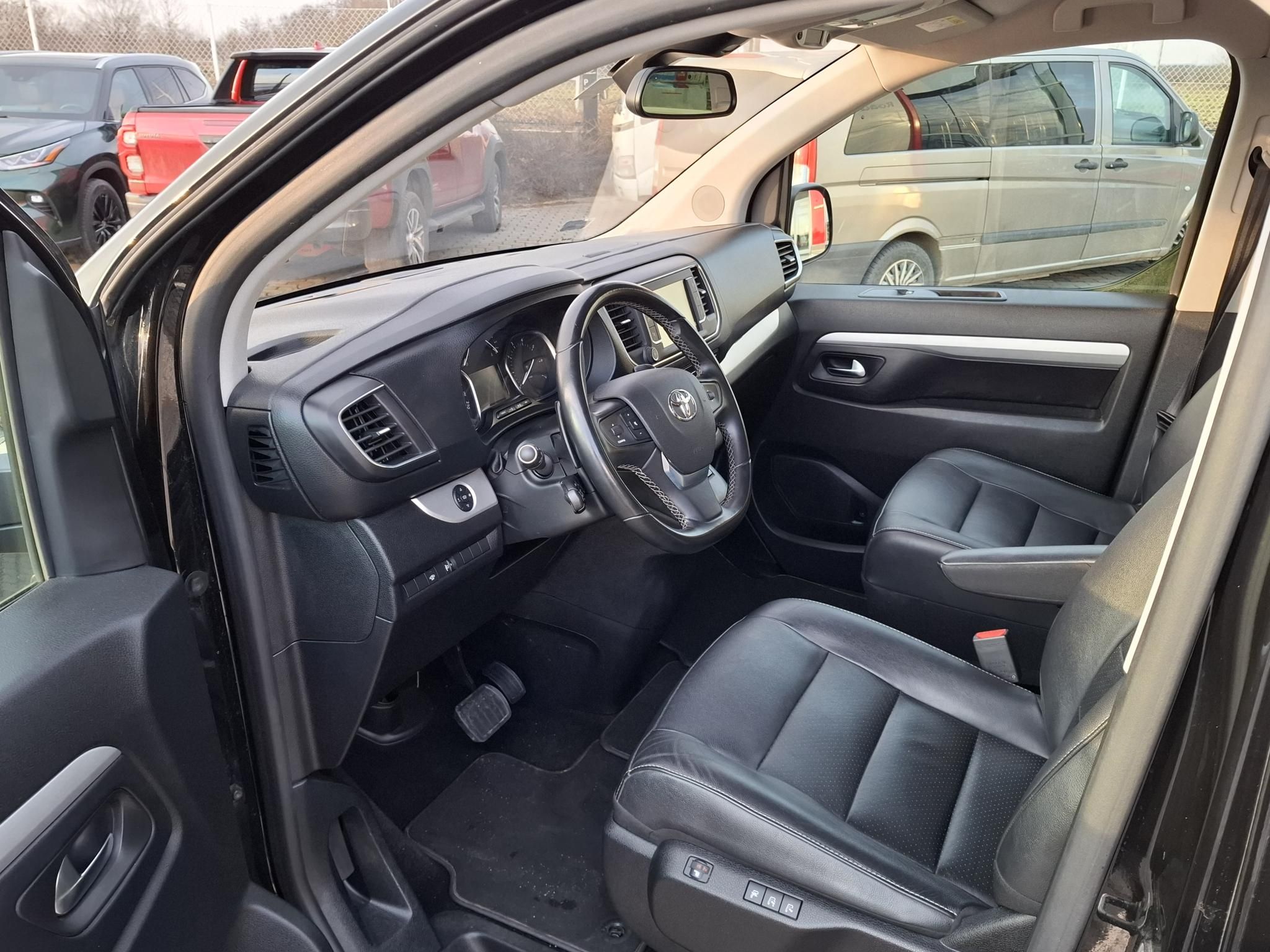 TOYOTA PROACE 2.0 D-4D VIP L2H1 Panoramic (Automata) + 2 év Toyota Minősített Használt Autó Garanciával