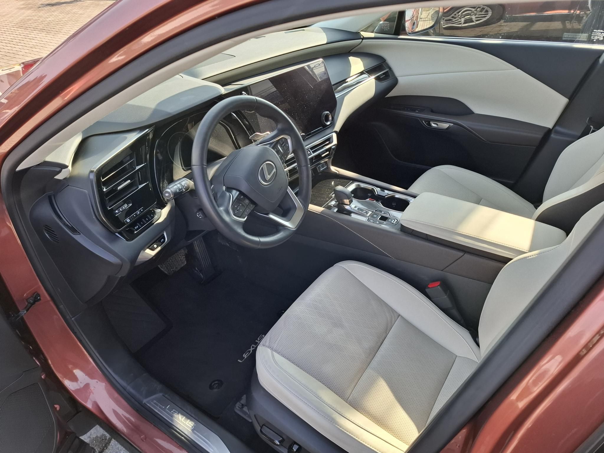 LEXUS RX 350h Prestige e-CVT + GYÁRI TÉLI KERÉK