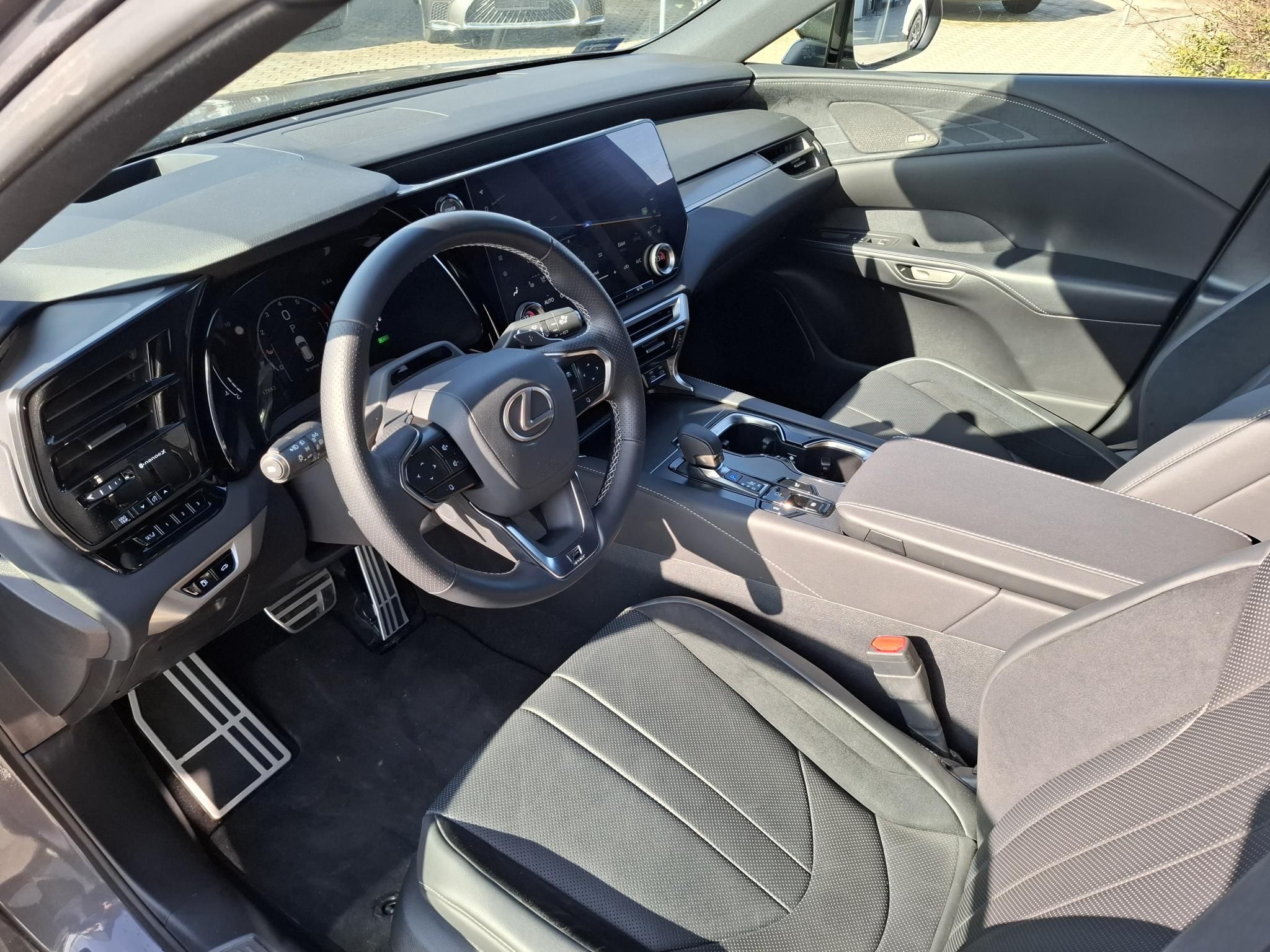 LEXUS RX 500h F Sport Edition (Automata) + Lexus gyári 21 téli kerékkel