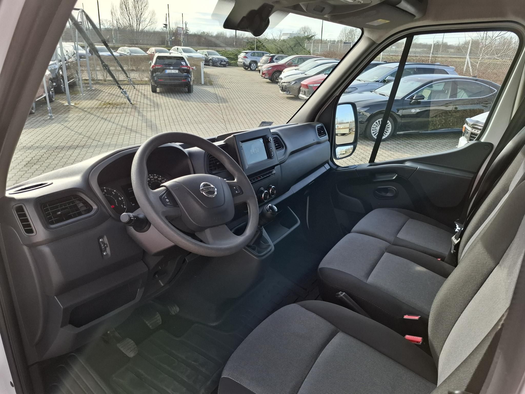 NISSAN INTERSTAR 2.3 dCi 150 L2H2 3,5t Comfort + TÉLI ÉS NYÁRI GUMIKKAL