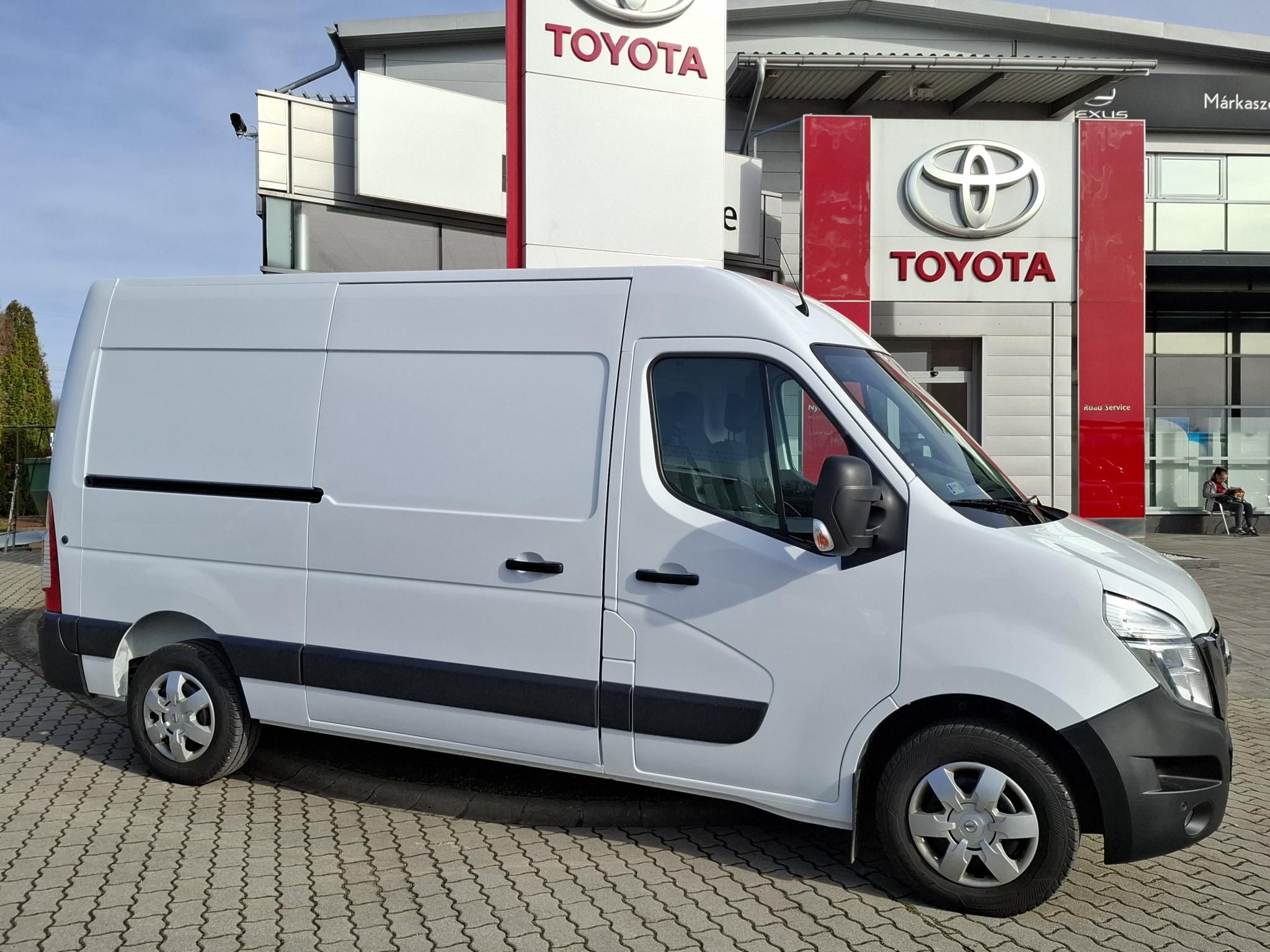 NISSAN INTERSTAR 2.3 dCi 150 L2H2 3,5t Comfort + TÉLI ÉS NYÁRI GUMIKKAL