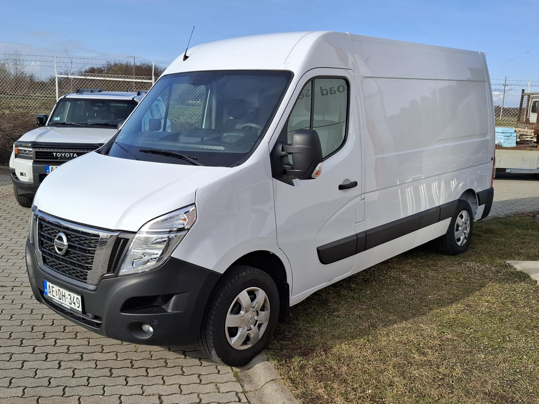 NISSAN INTERSTAR 2.3 dCi 150 L2H2 3,5t Comfort + TÉLI ÉS NYÁRI GUMIKKAL