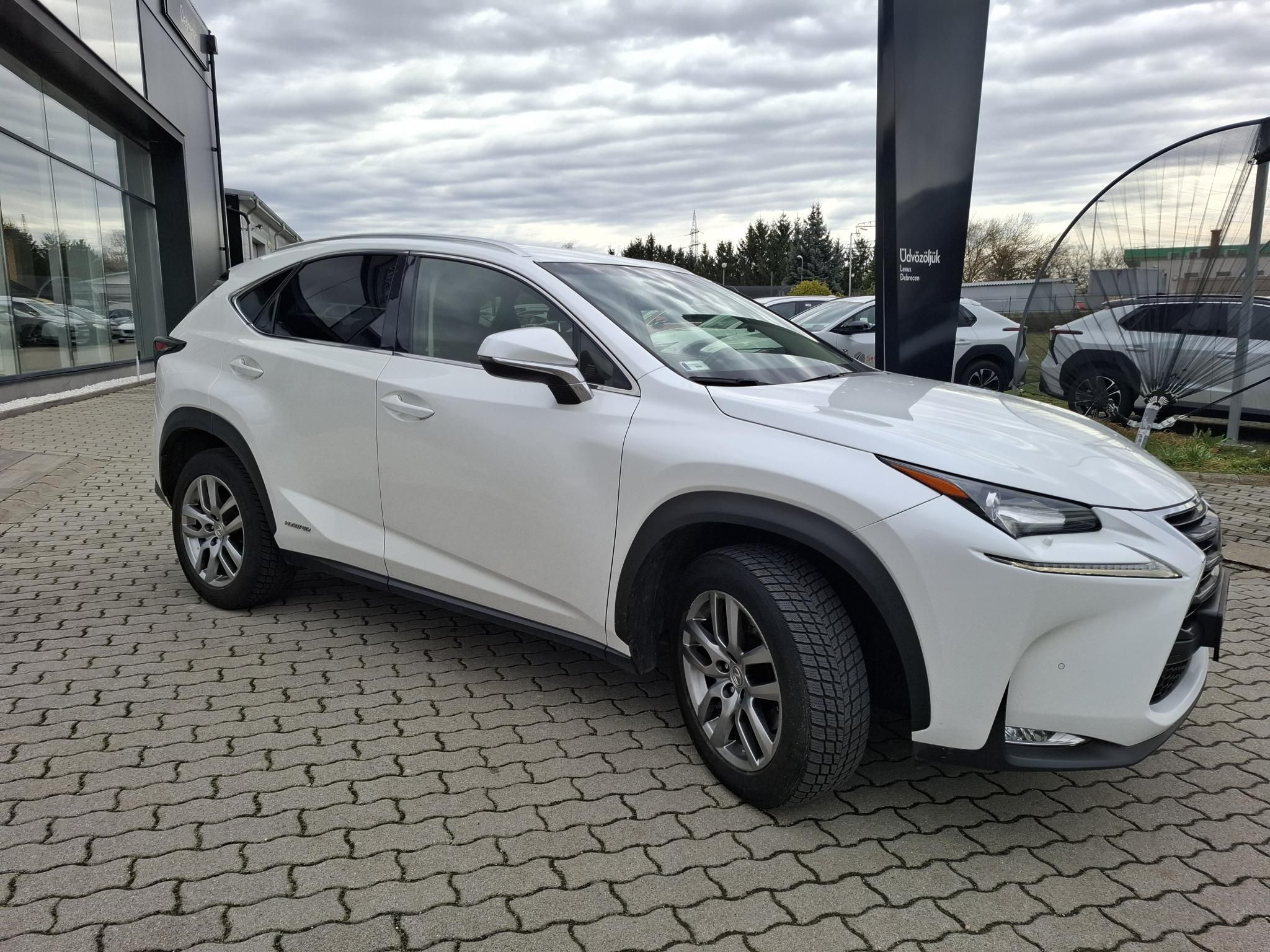 LEXUS NX 300h Executive Plus Safety CVT +Gyári levehető vonóhorog