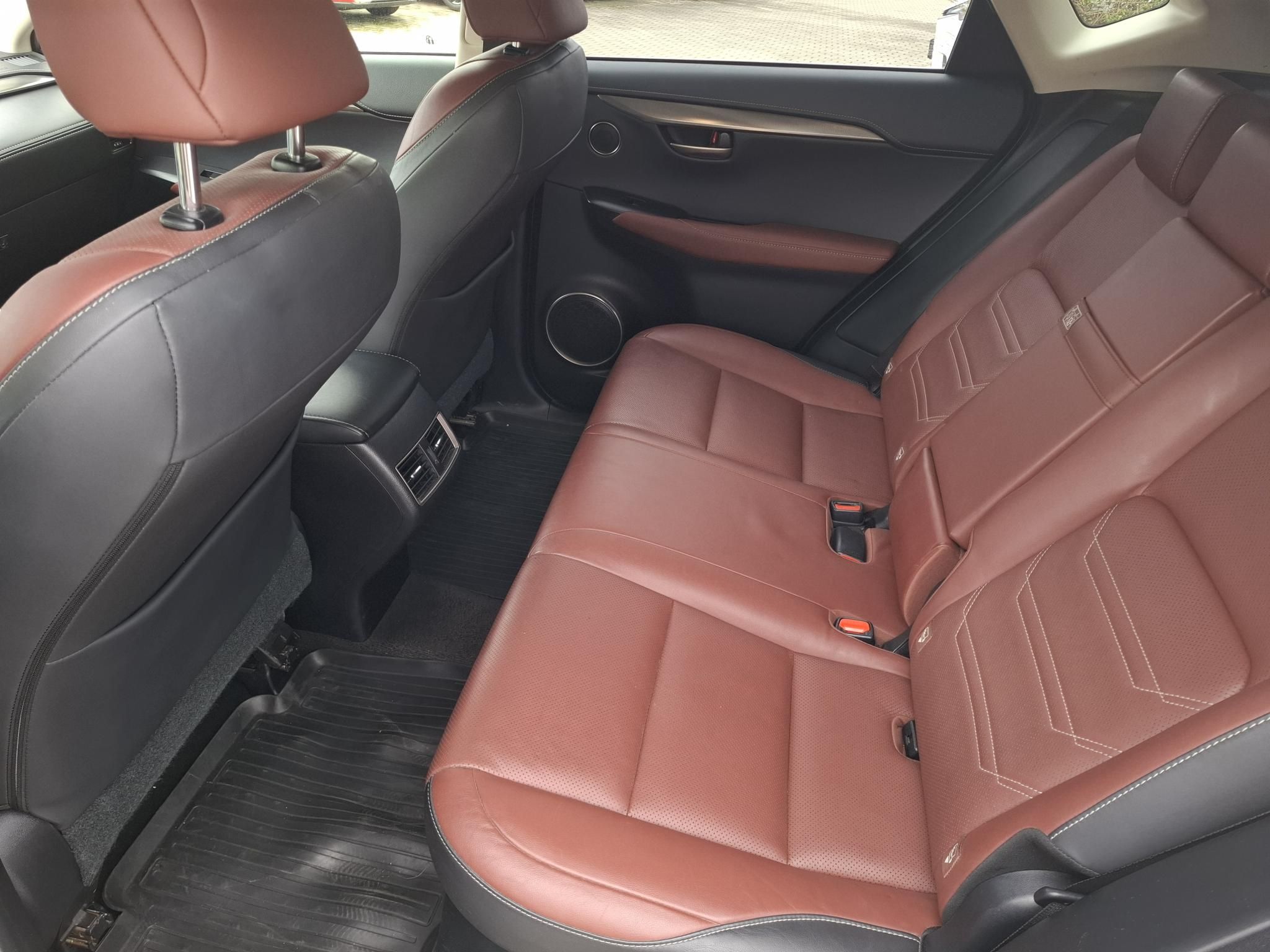 LEXUS NX 300h Executive Plus Safety CVT +Gyári levehető vonóhorog