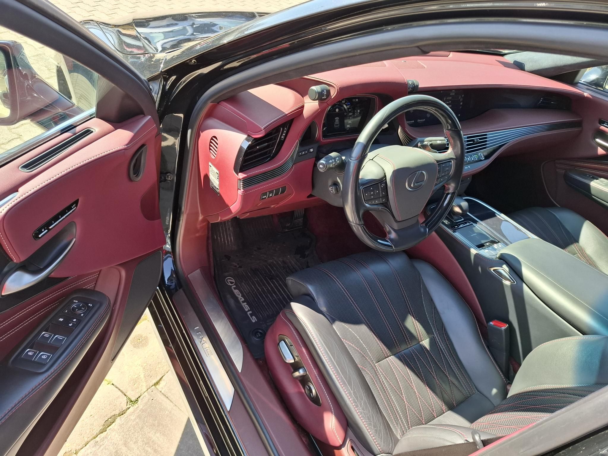 LEXUS LS 500h Supreme CVT
