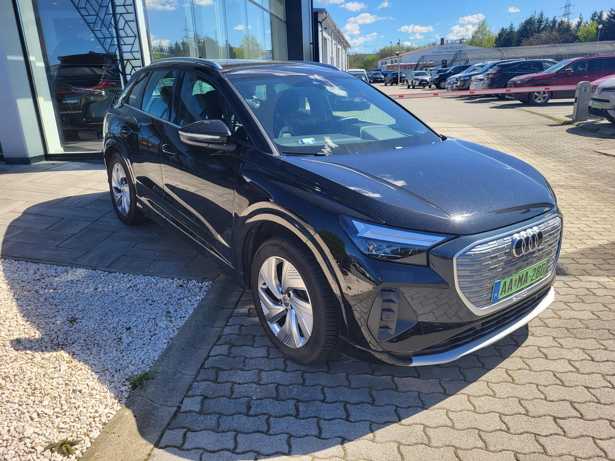 AUDI Q4 e-tron 35 (Automata) + Téli kerék