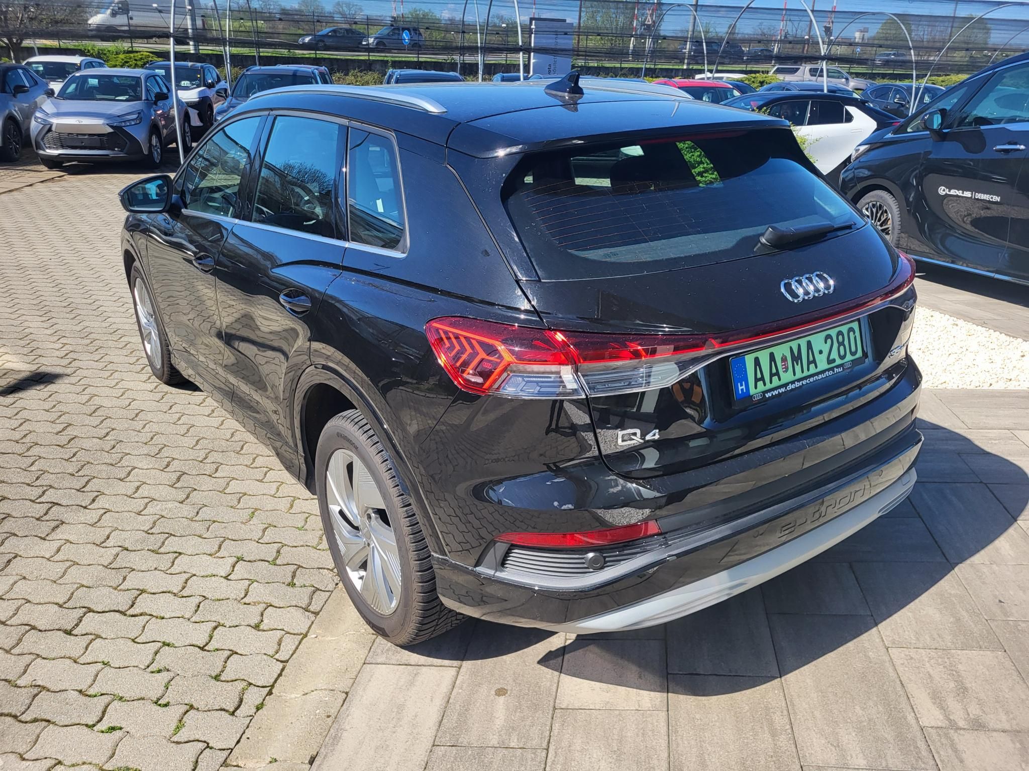 AUDI Q4 e-tron 35 (Automata) + Téli kerék