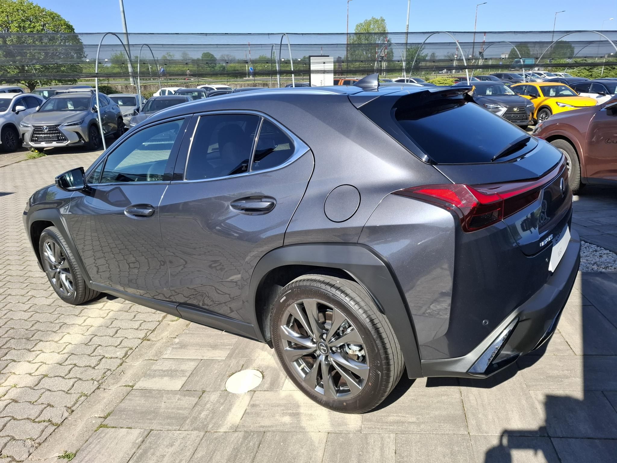 LEXUS UX 250h F Sport Design CVT + 2 Év Lexus Select Garanciával