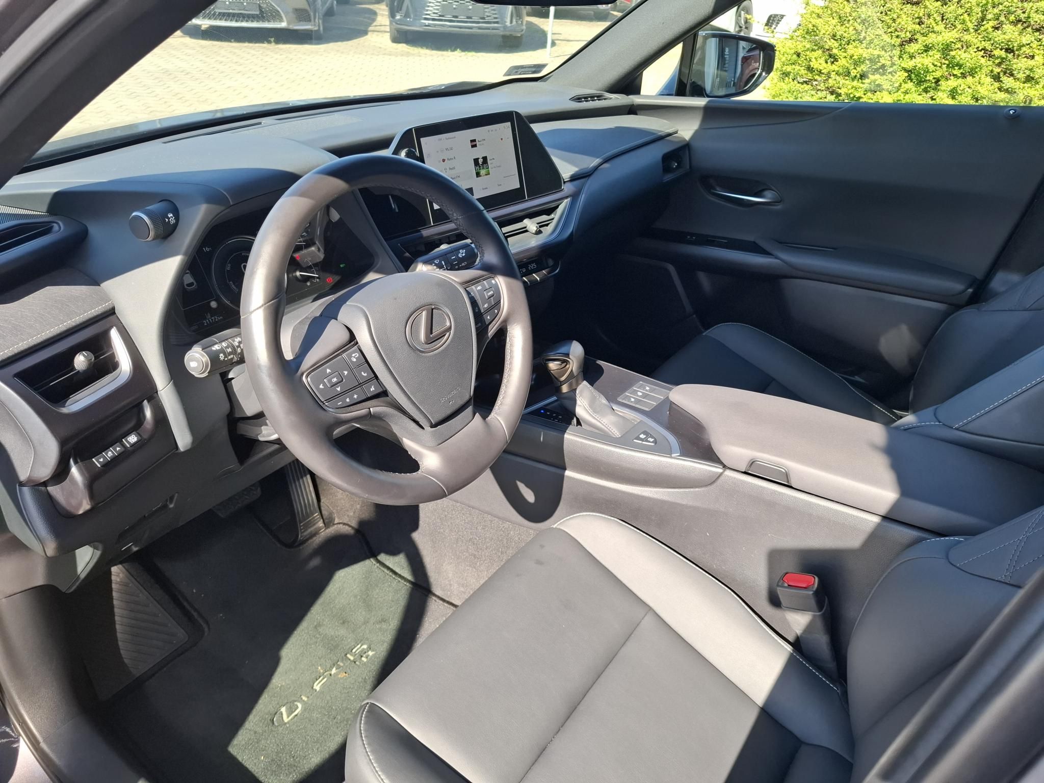 LEXUS UX 250h F Sport Design CVT + 2 Év Lexus Select Garanciával