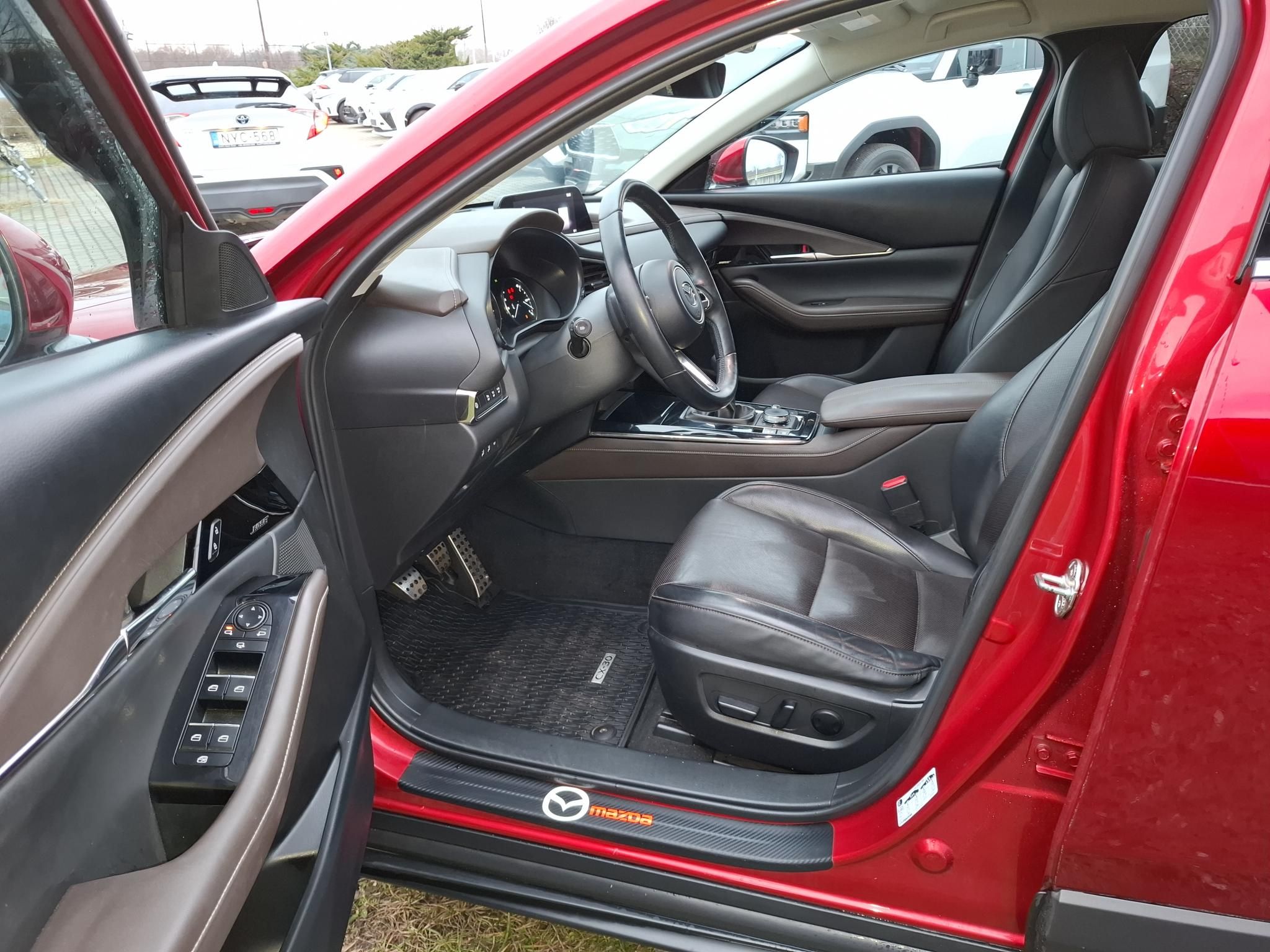MAZDA CX-30 2.0 Skyactive Plus TÉLI ÉS NYÁRI SZERELT KERÉKKEL