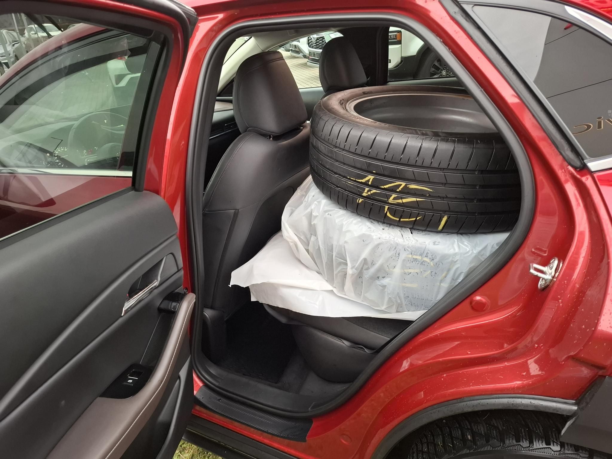 MAZDA CX-30 2.0 Skyactive Plus TÉLI ÉS NYÁRI SZERELT KERÉKKEL