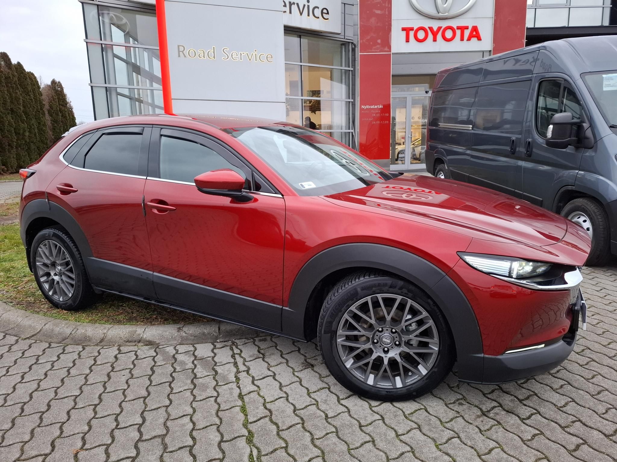 MAZDA CX-30 2.0 Skyactive Plus TÉLI ÉS NYÁRI SZERELT KERÉKKEL