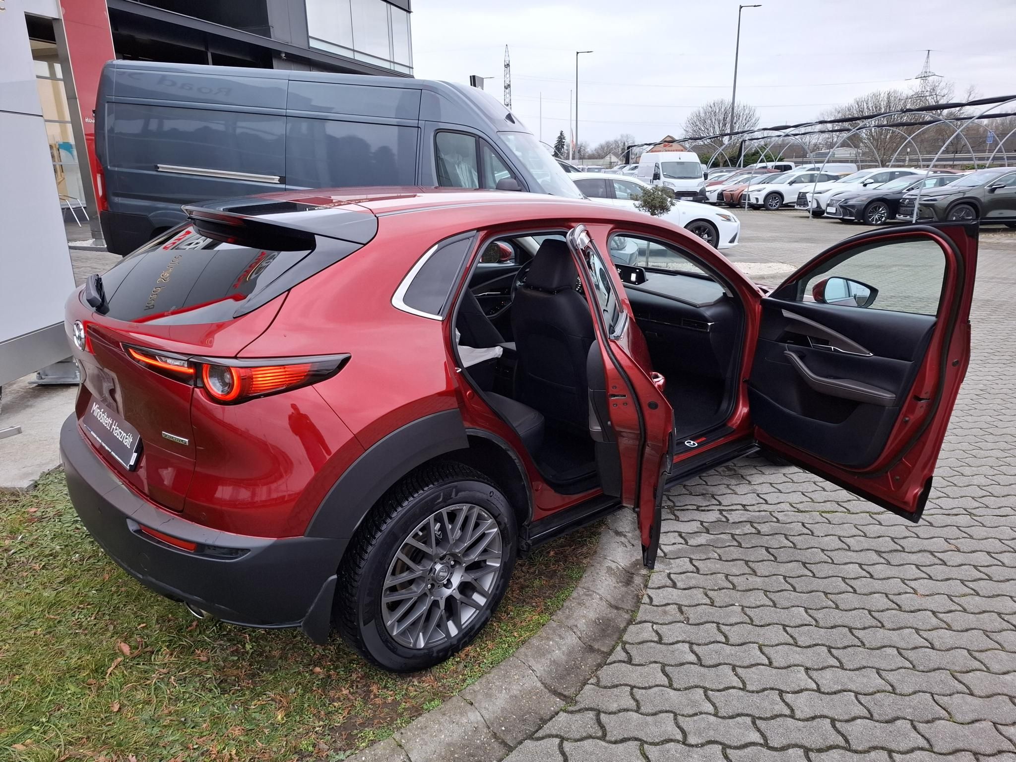 MAZDA CX-30 2.0 Skyactive Plus TÉLI ÉS NYÁRI SZERELT KERÉKKEL