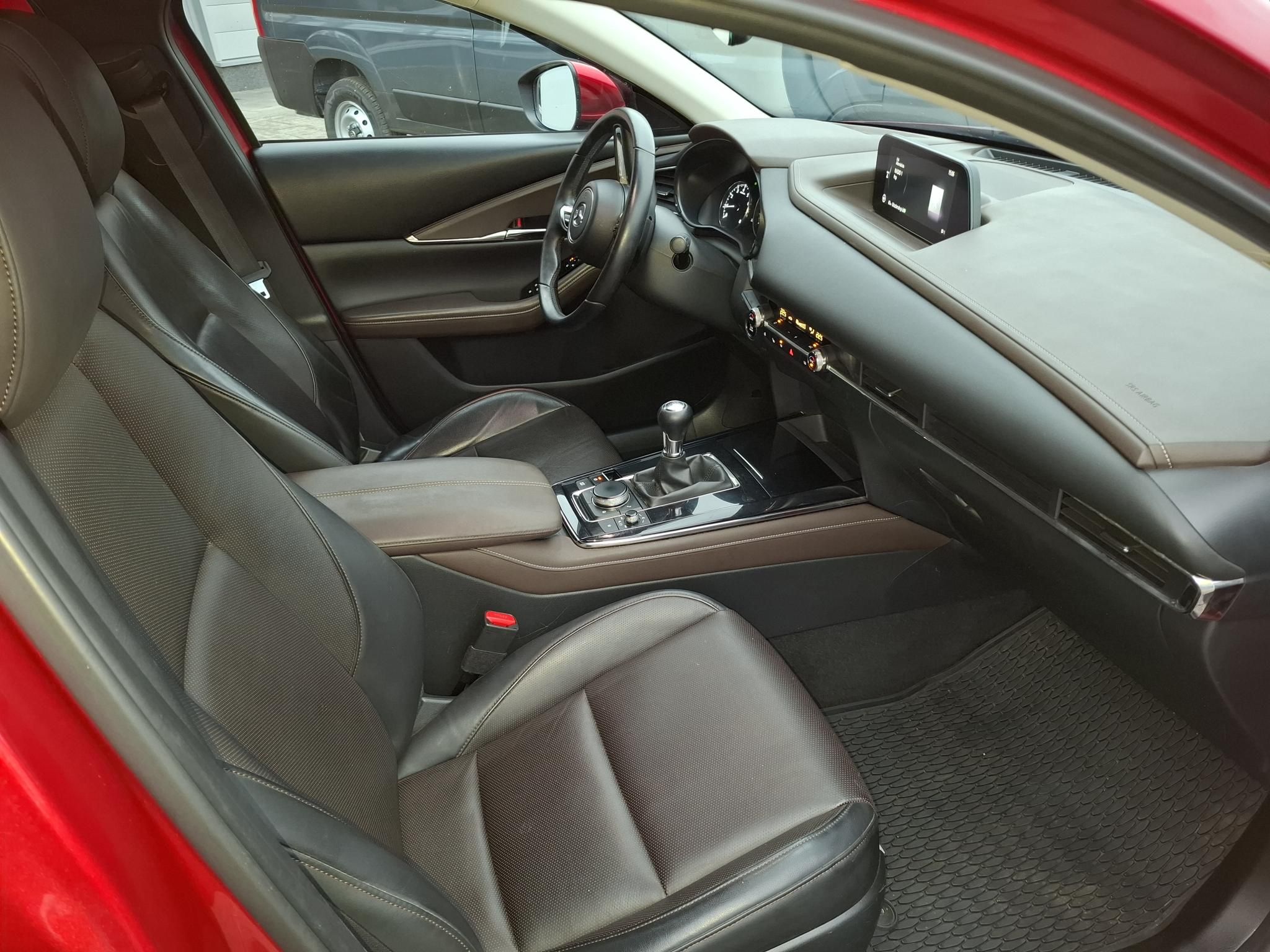 MAZDA CX-30 2.0 Skyactive Plus TÉLI ÉS NYÁRI SZERELT KERÉKKEL