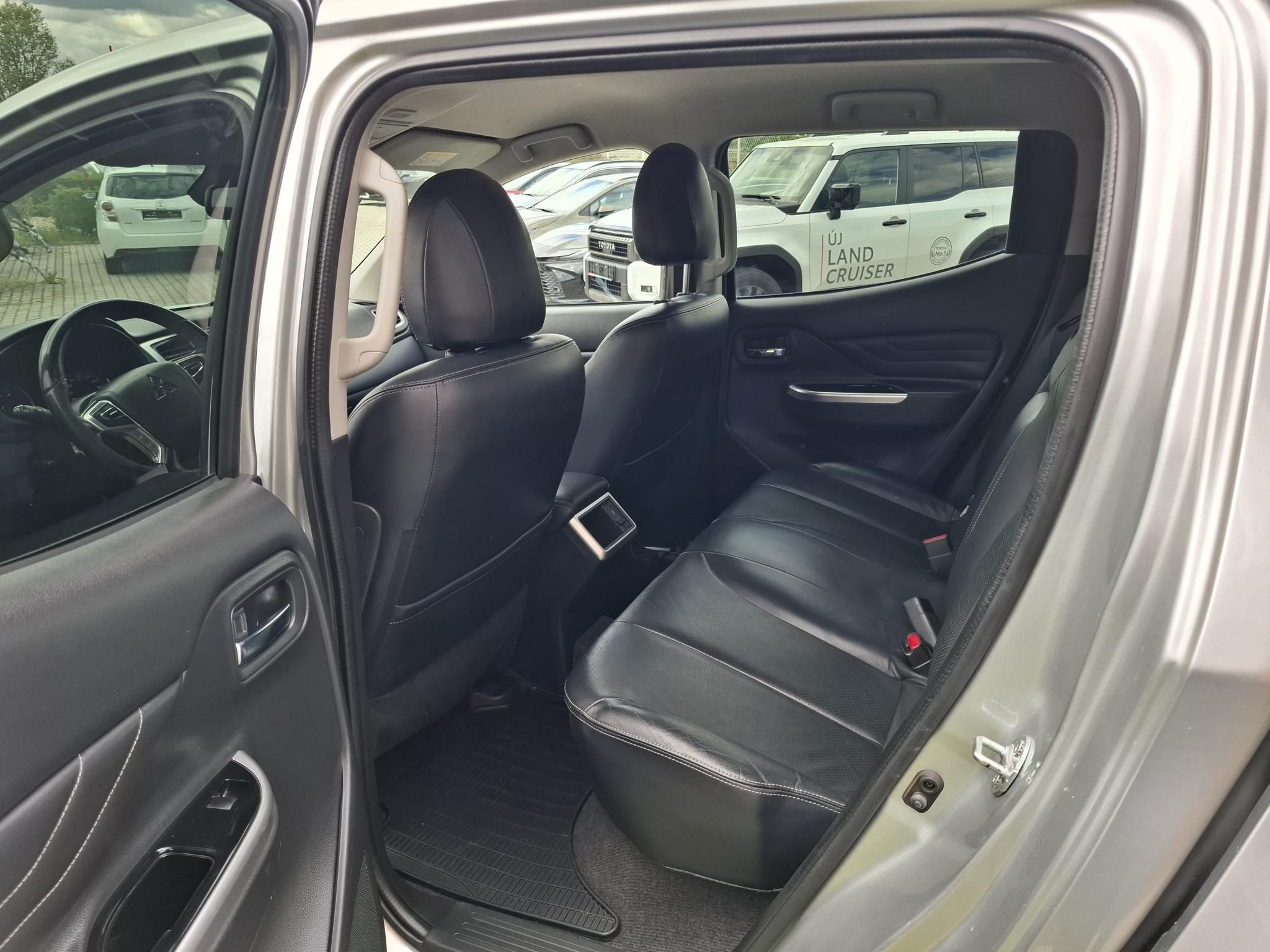 MITSUBISHI L 200 2.2 D Instyle A T 2028. oktober-ig GARANCIÁS