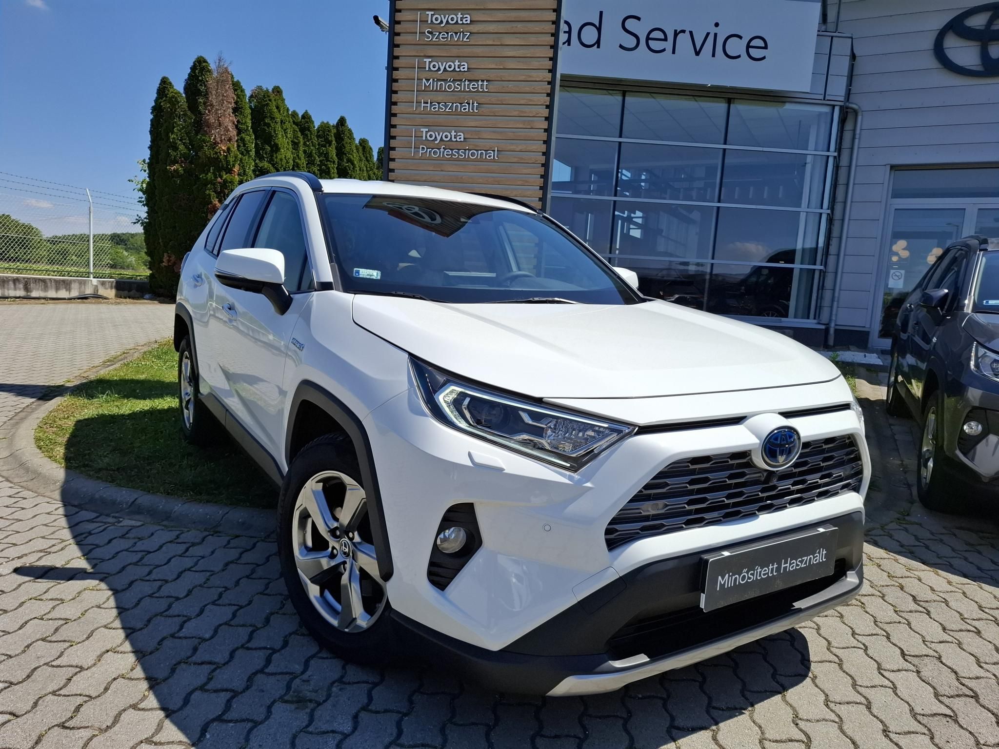 TOYOTA RAV 4 Rav4 2.5 Hybrid Executive e-CVT + 2 év Toyota Minősített Használt Autó Garancia
