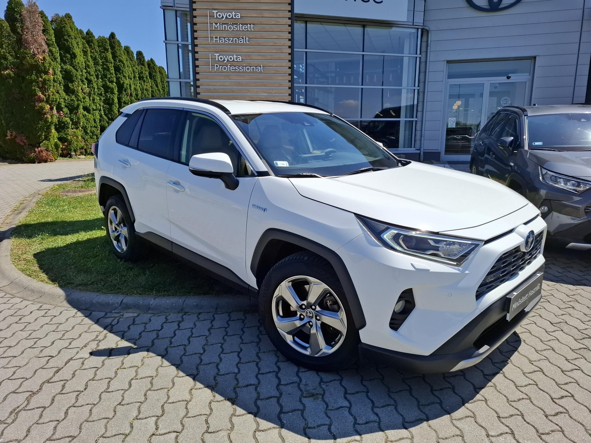 TOYOTA RAV 4 Rav4 2.5 Hybrid Executive e-CVT + 2 év Toyota Minősített Használt Autó Garancia