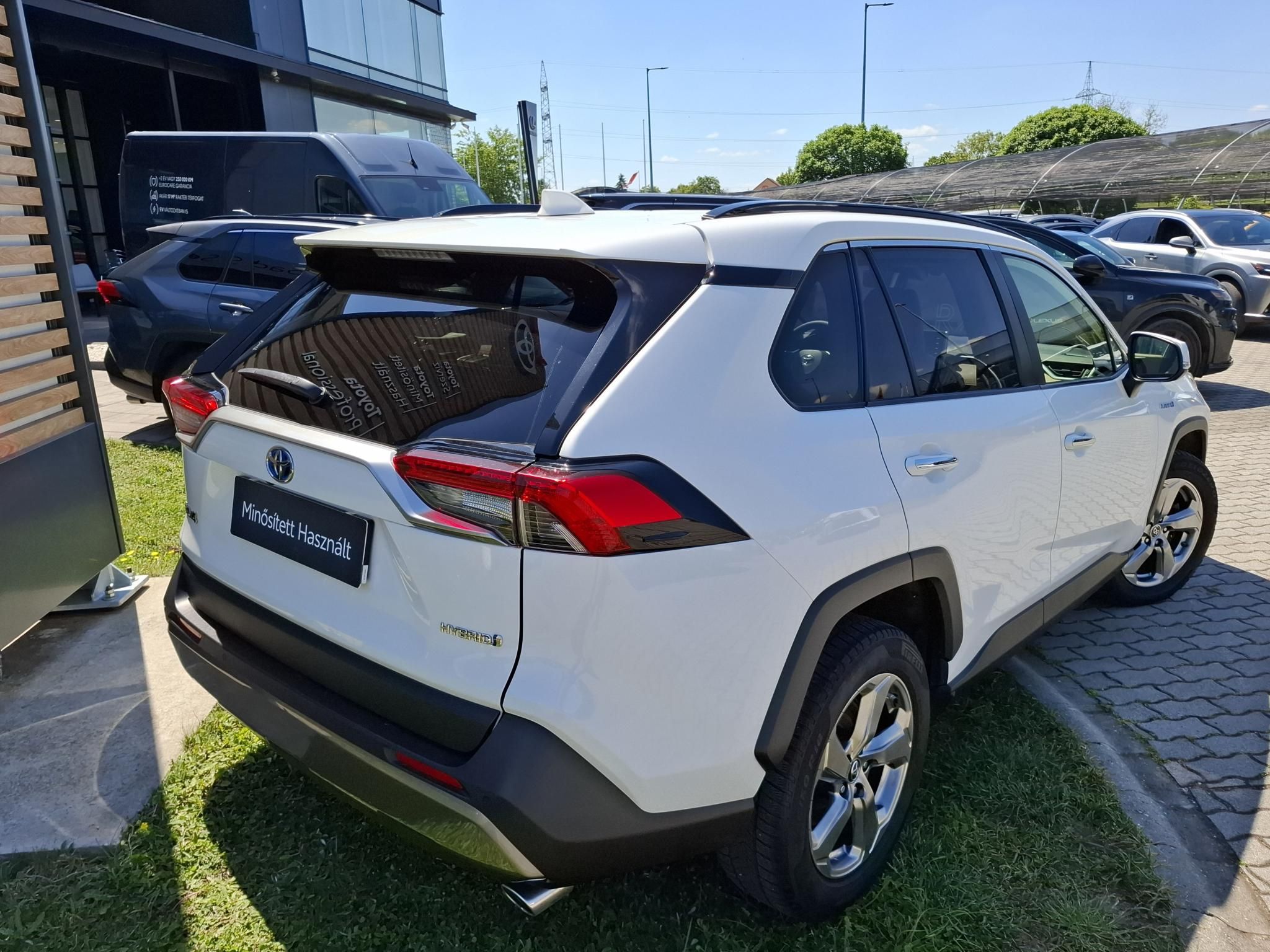 TOYOTA RAV 4 Rav4 2.5 Hybrid Executive e-CVT + 2 év Toyota Minősített Használt Autó Garancia