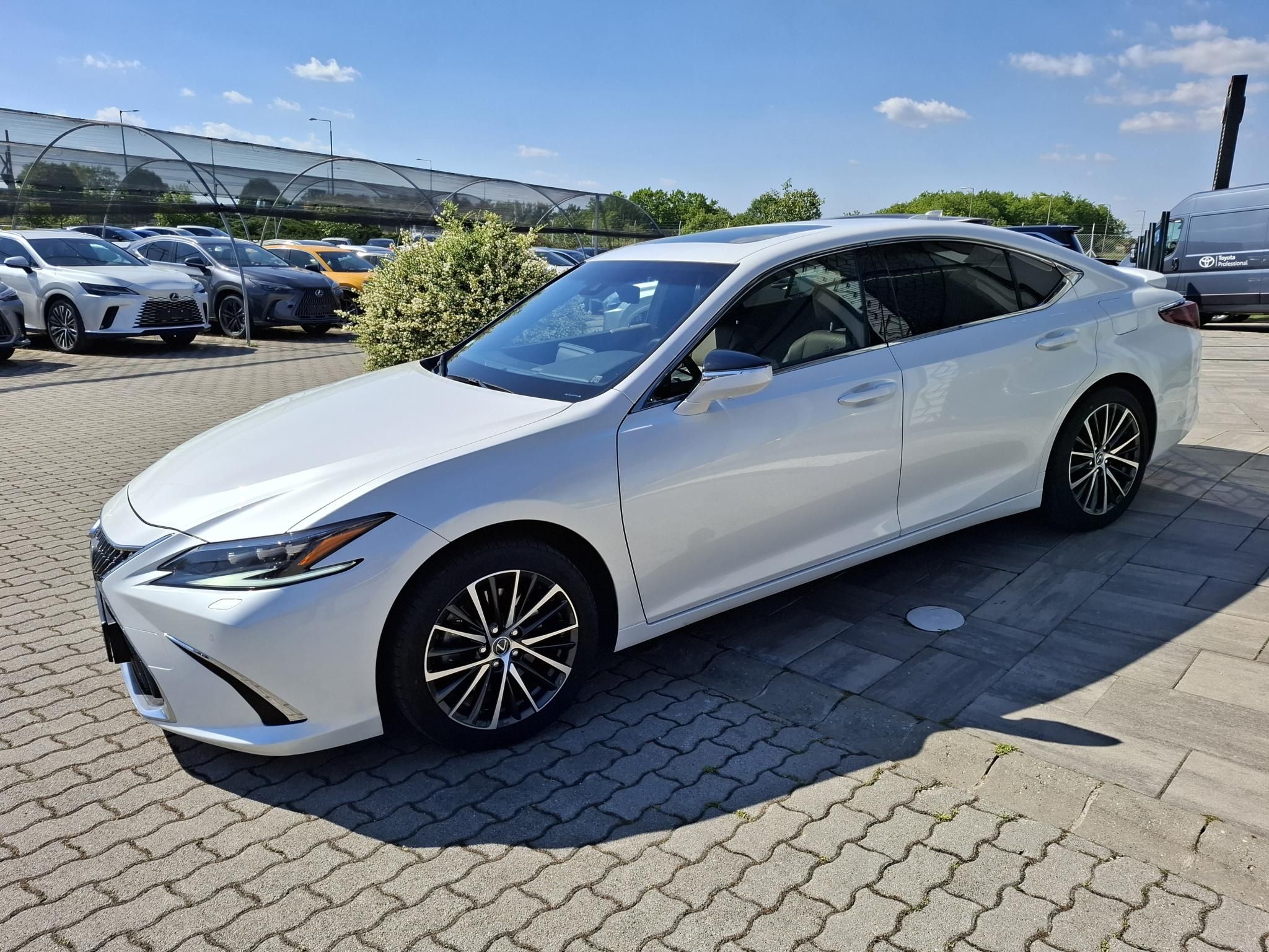 LEXUS ES 300h Prestiege Top CVT Mark Lewinson hangrendszer!! + Michelin téli gumik