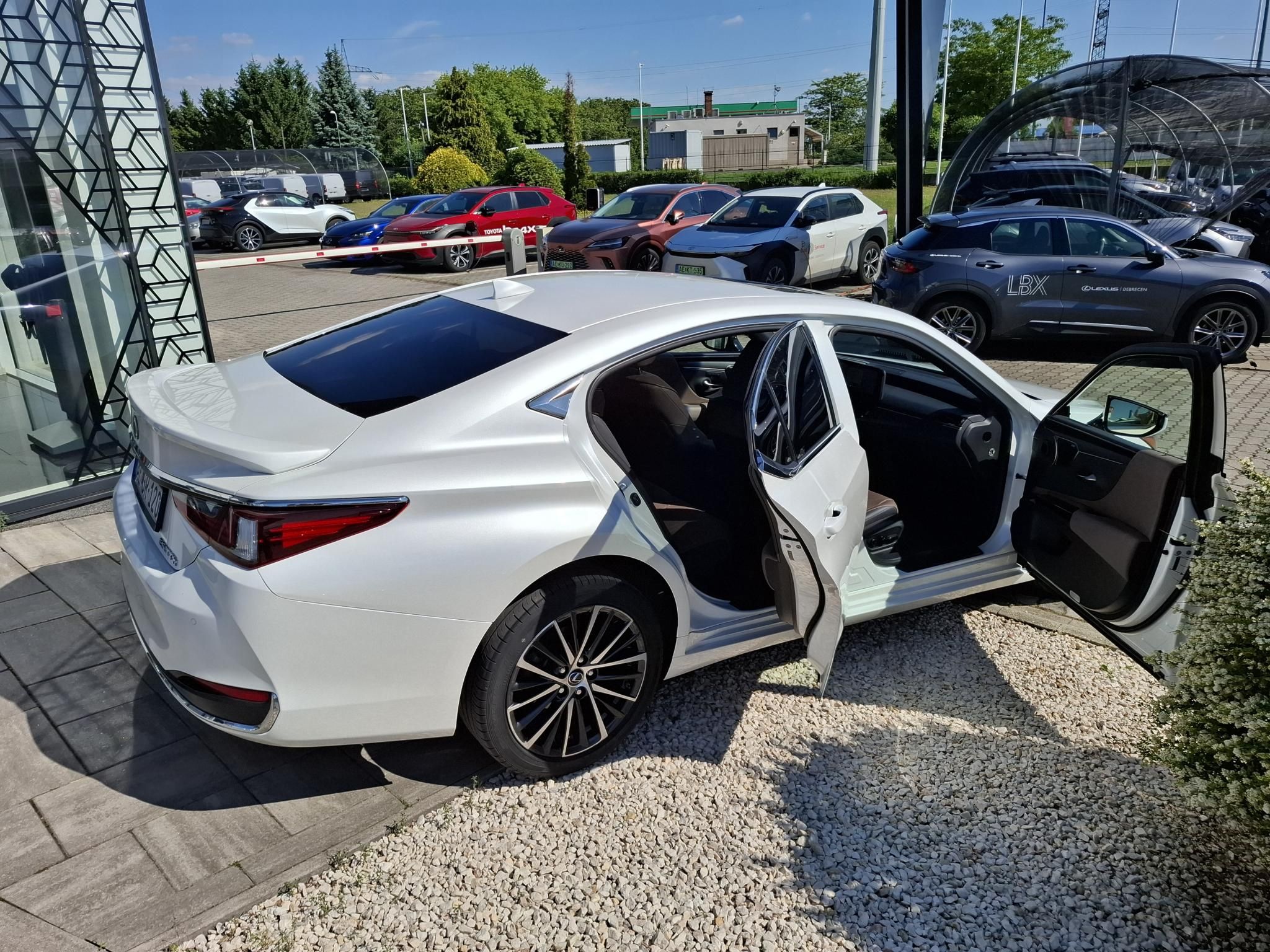 LEXUS ES 300h Prestiege Top CVT Mark Lewinson hangrendszer!! + Michelin téli gumik