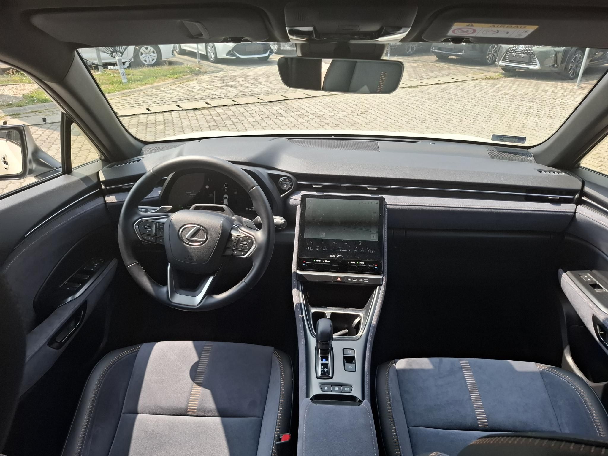 LEXUS LBX 1.5 Hybrid Cool Tech e-CVT