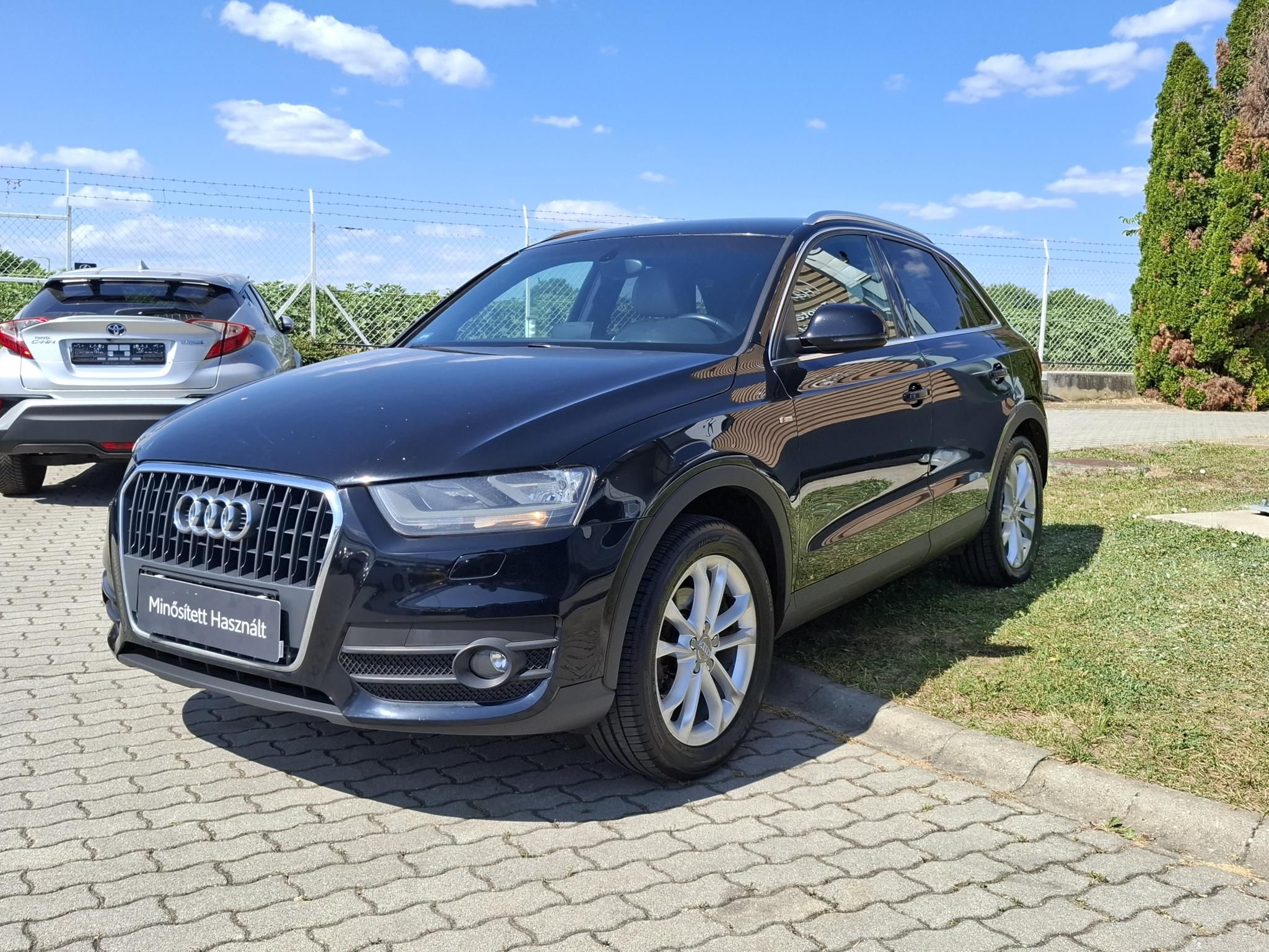 AUDI Q3 2.0 TDI DPF quattro S-tronic