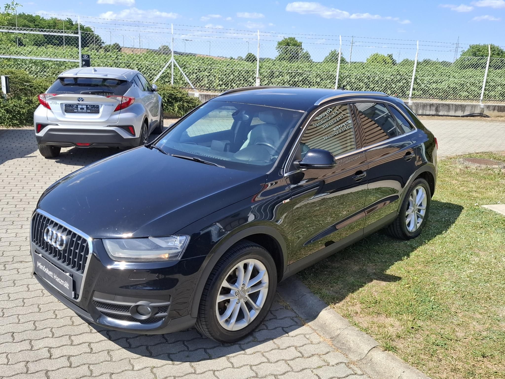 AUDI Q3 2.0 TDI DPF quattro S-tronic