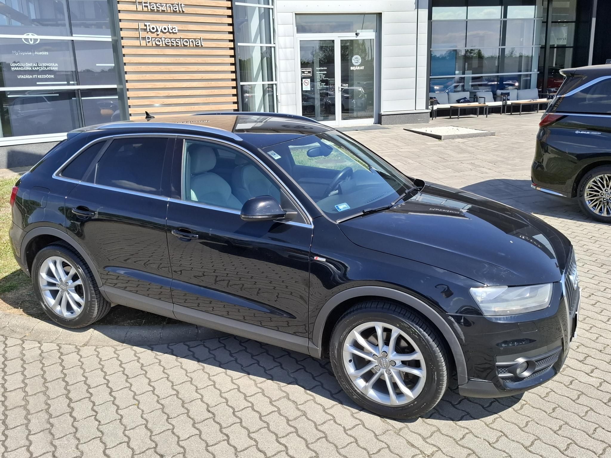 AUDI Q3 2.0 TDI DPF quattro S-tronic