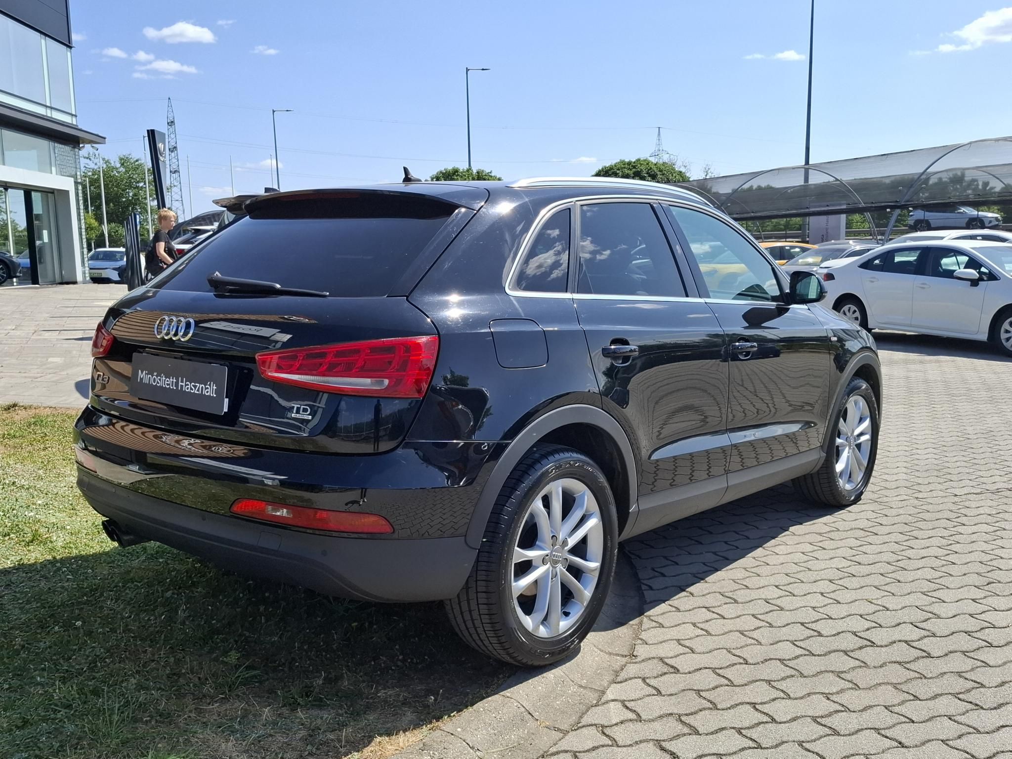AUDI Q3 2.0 TDI DPF quattro S-tronic