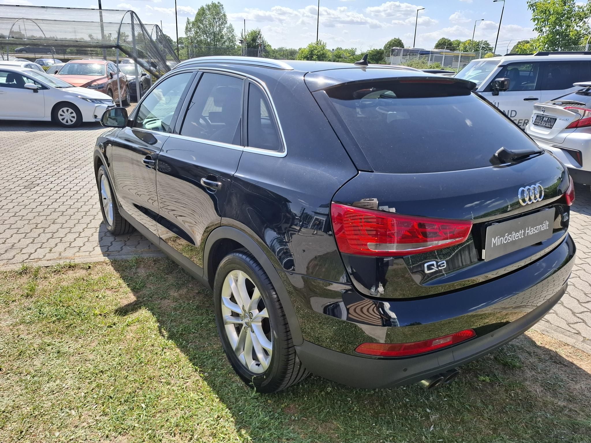 AUDI Q3 2.0 TDI DPF quattro S-tronic