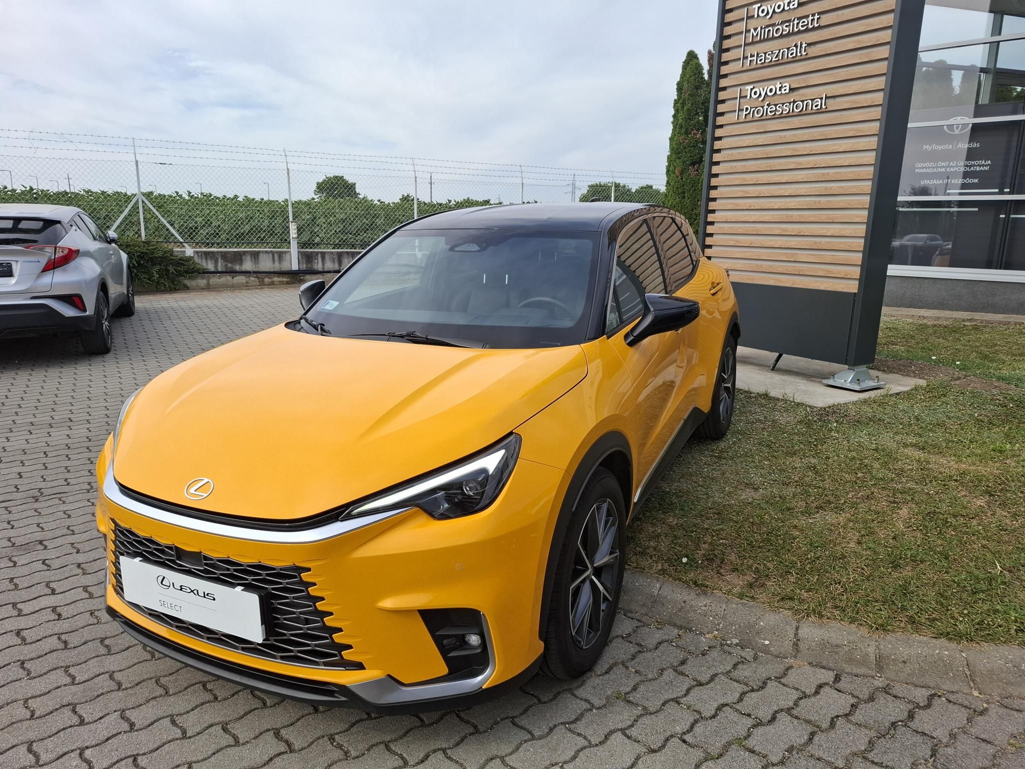 LEXUS LBX 1.5 Hybrid Cool Premium e-CVT