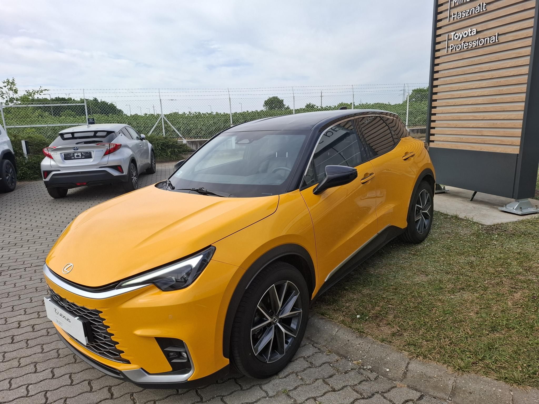 LEXUS LBX 1.5 Hybrid Cool Premium e-CVT