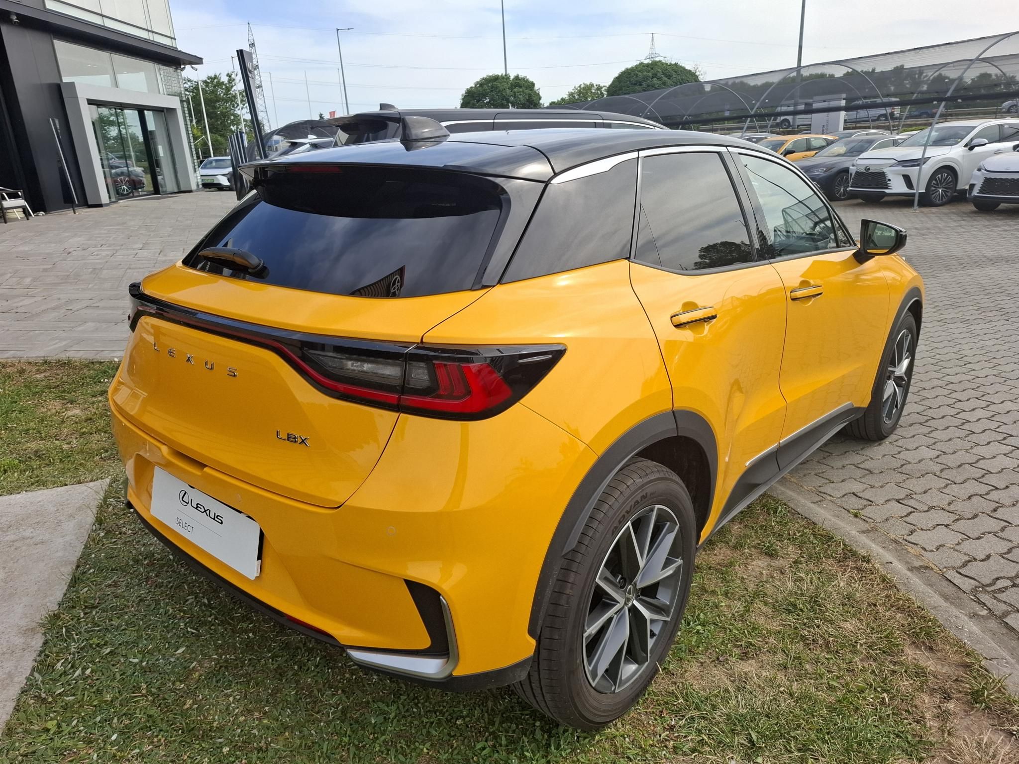 LEXUS LBX 1.5 Hybrid Cool Premium e-CVT